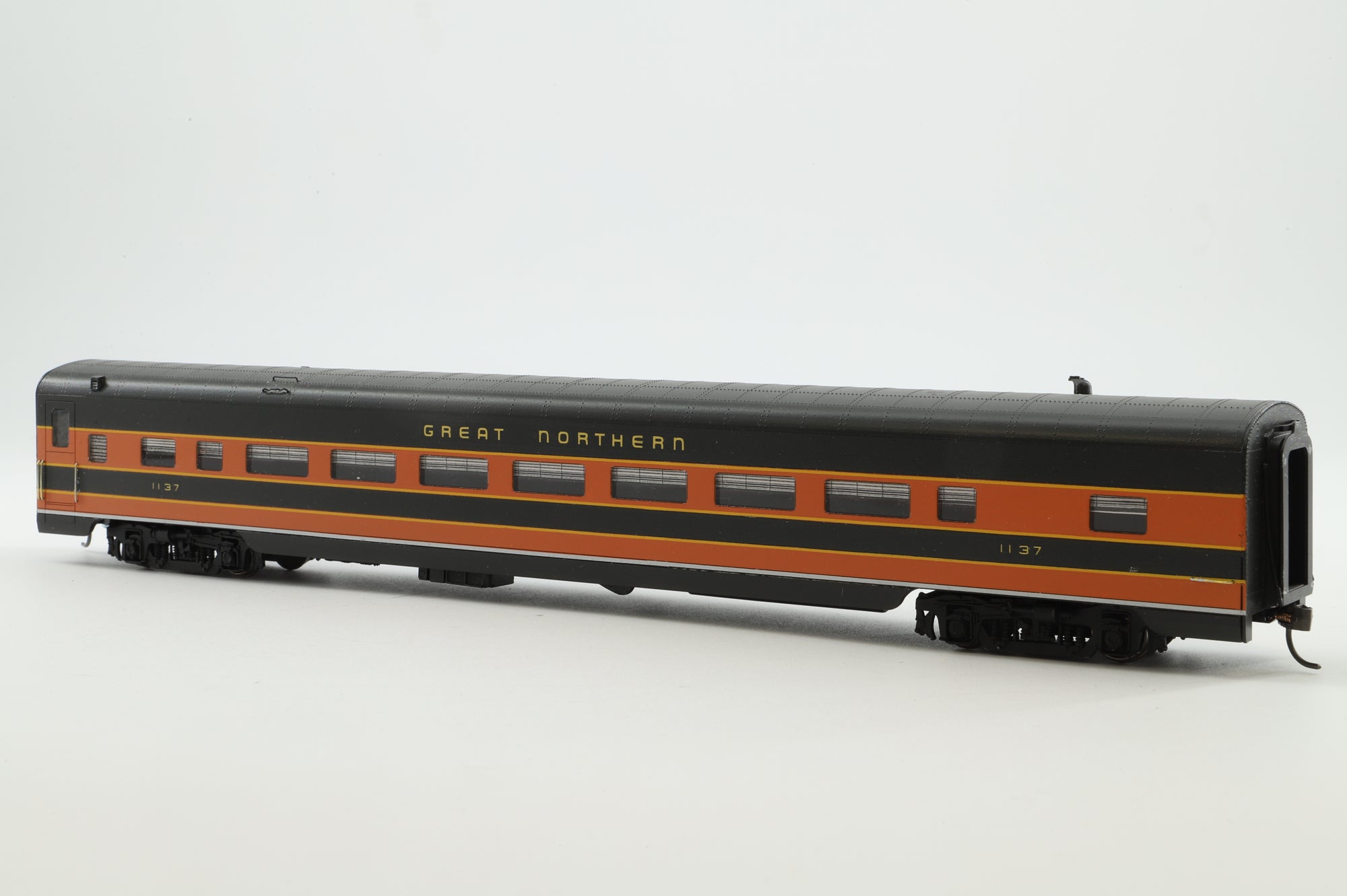 Spectrum HO Rake of 6 Great Northern Coaches, Inc. '1107', '1117', '1137', '1138', '1139' & '1147'
