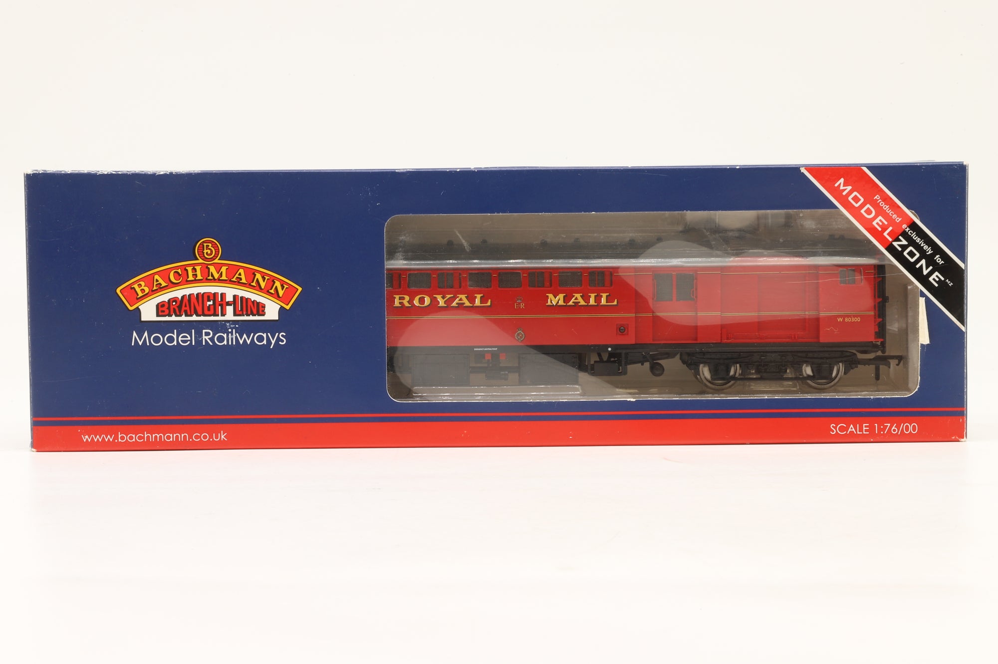 Bachmann OO 39-420W Mk1 TPO Sorting Van in Royal Mail Red (Early)
