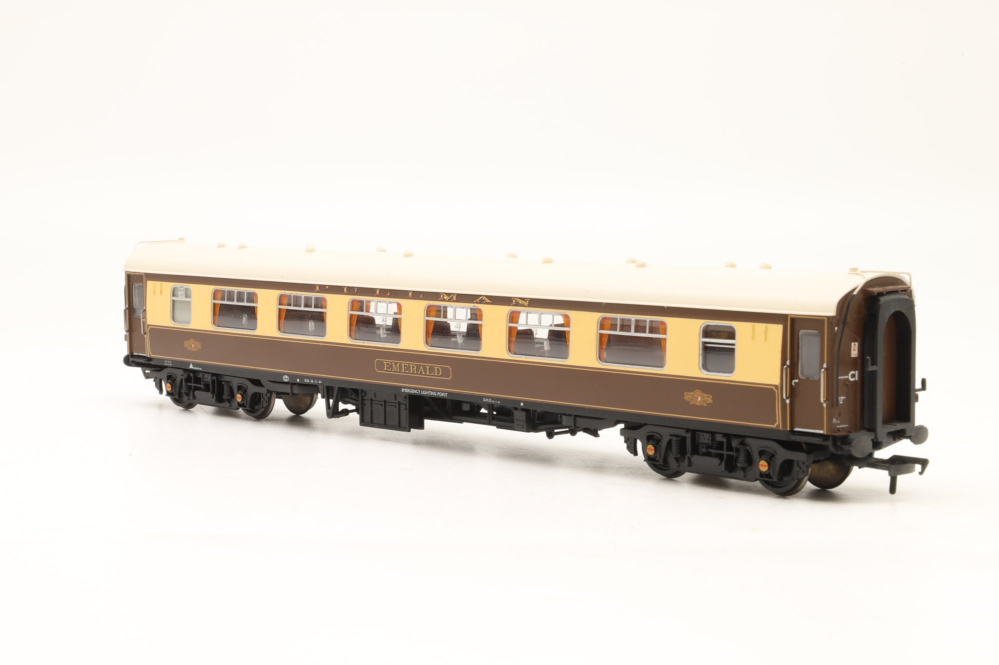 Bachmann OO 39-280/290/300/310/320 Rake of 5 Mk1 Pullman Cars with Lighting