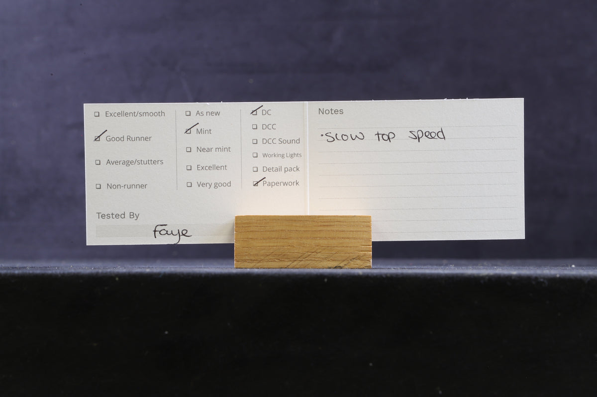 Bachmann OO 32-119 Class 08 &#39;08907&#39; Diesel Shunter DB Schenker Red