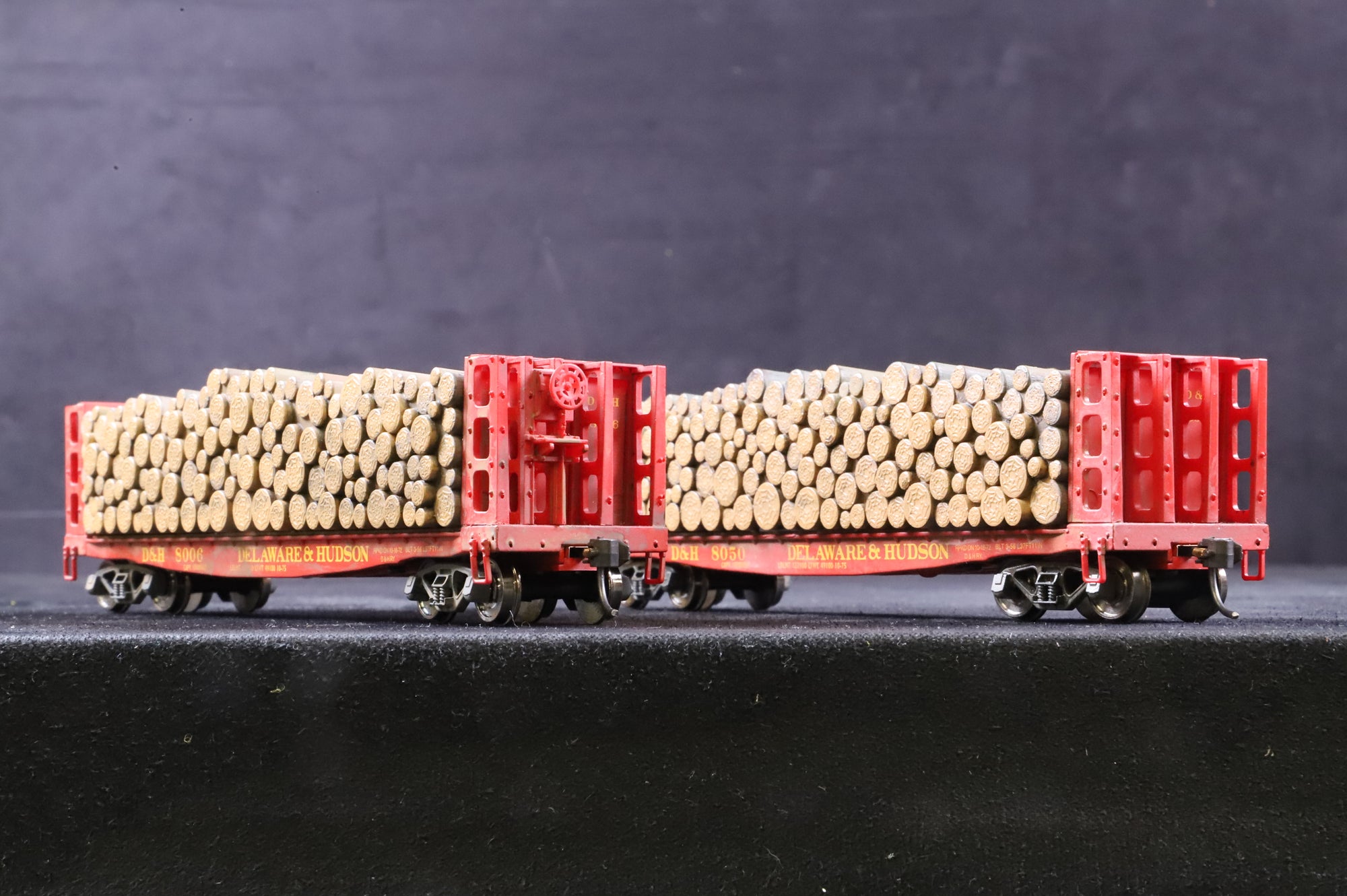 Atlas HO #1604-1/2 Pair of GSC Pulpwood Flat Wagons '8006' & '8050' Delaware & Hudson
