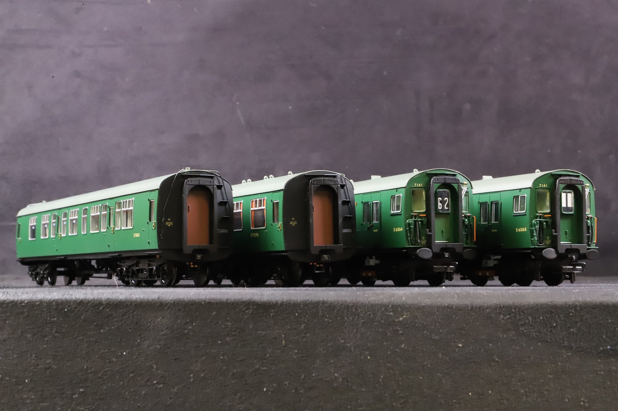 Bachmann OO 31-425A Class 411/4CEP 4-Car EMU in BR(S) Green