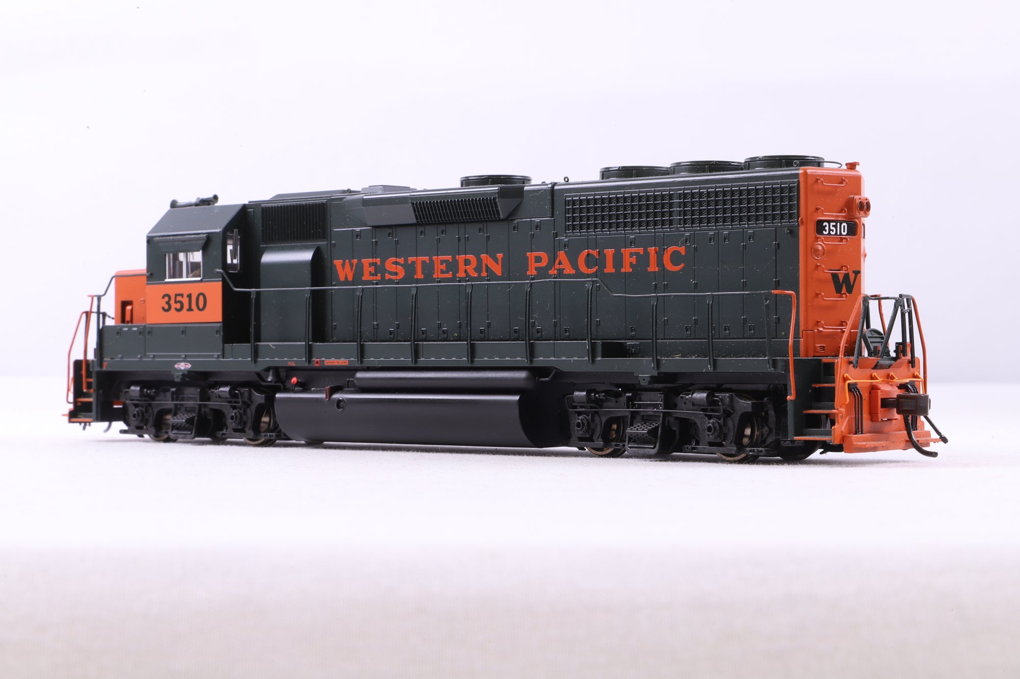 Atlas HO 9754 GP-40 Low Nose Western Pacific Road '3510' DCC Fitted