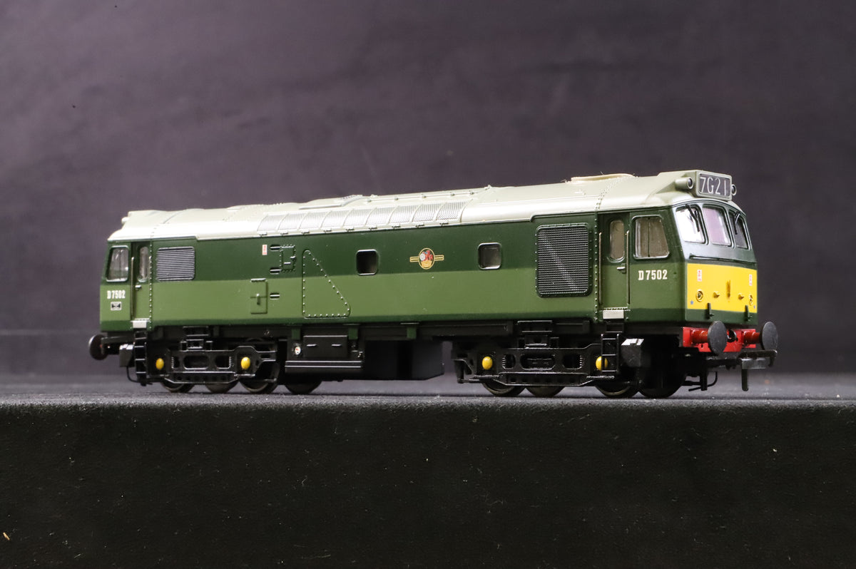 Bachmann OO 32-406 Class 25/3 &#39;D7502&#39; BR Two Tone Green DCC Fitted