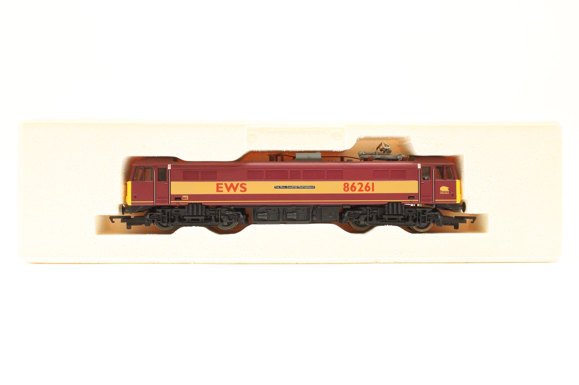 Hornby OO R2159 Class 86 86261 'Rail Charter Partnership' in EWS Livery