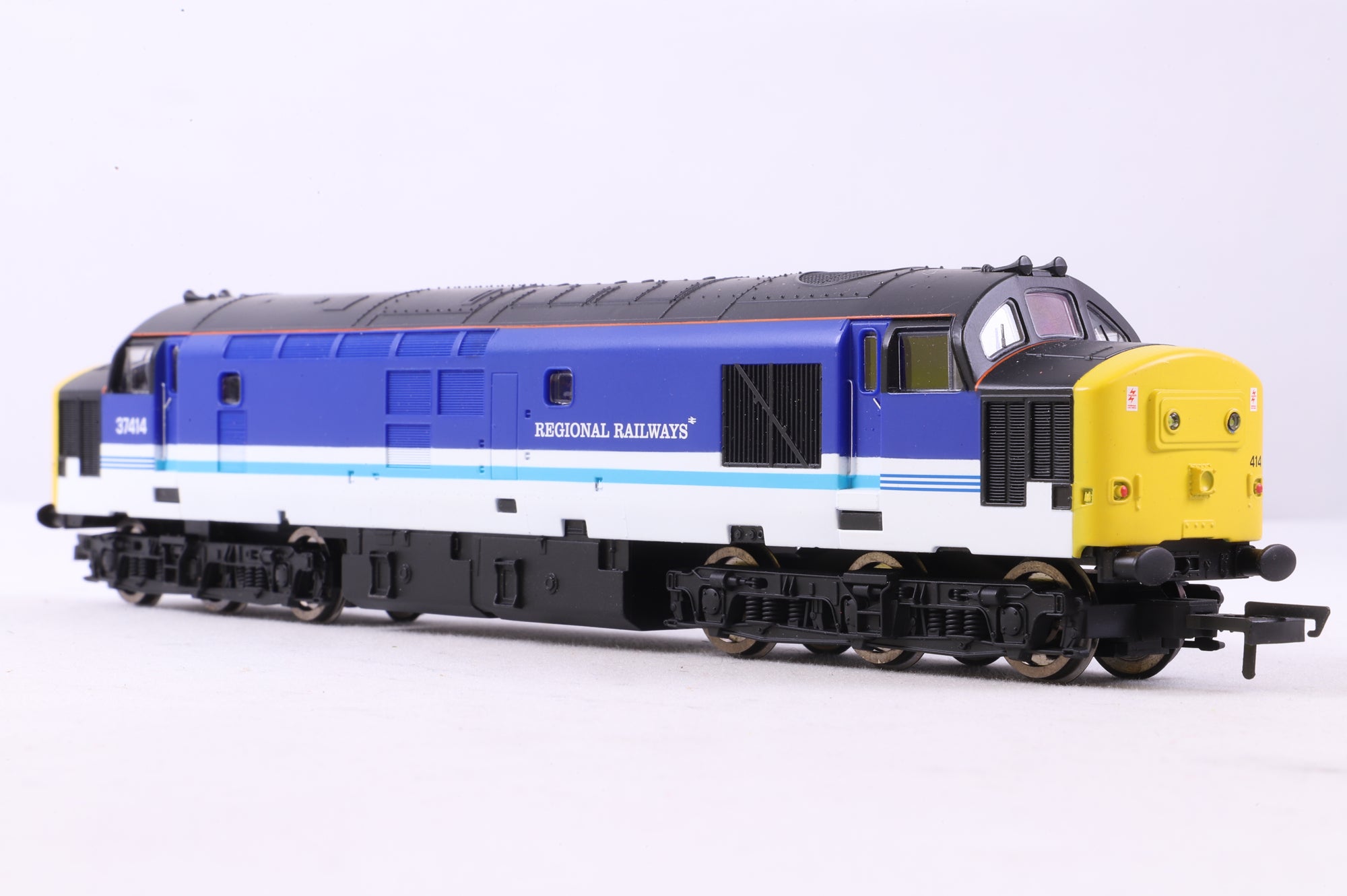 Hornby Railroad OO R2775 Class 37 '37414' Regional Railways DCC Fitted