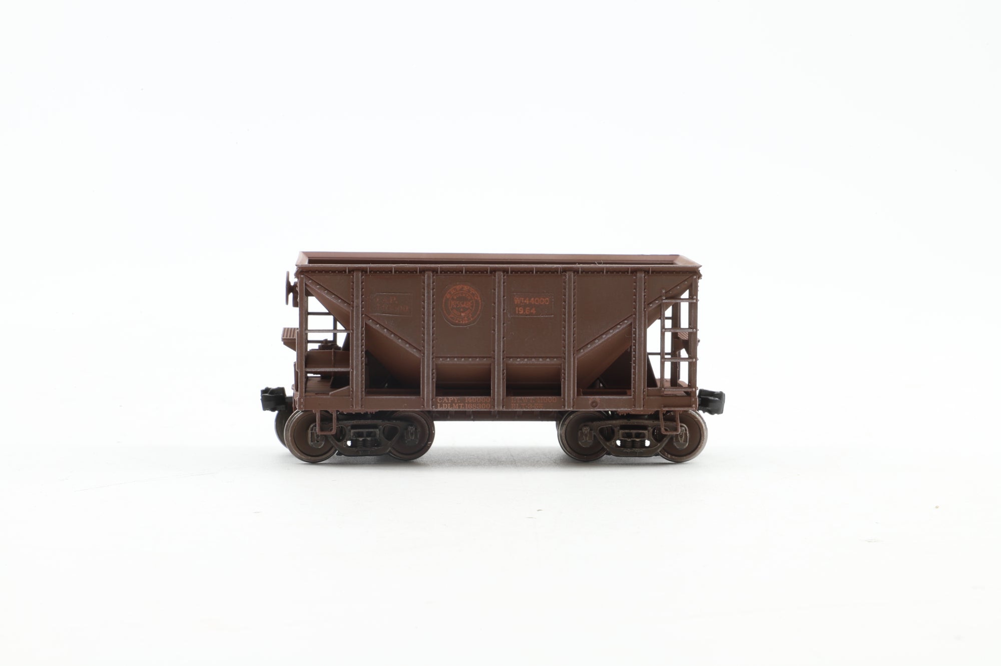Walthers HO 932-40506 12-Pack of Michigan Ore Cars in DMIR Brown - Pro-Customised/Weathered