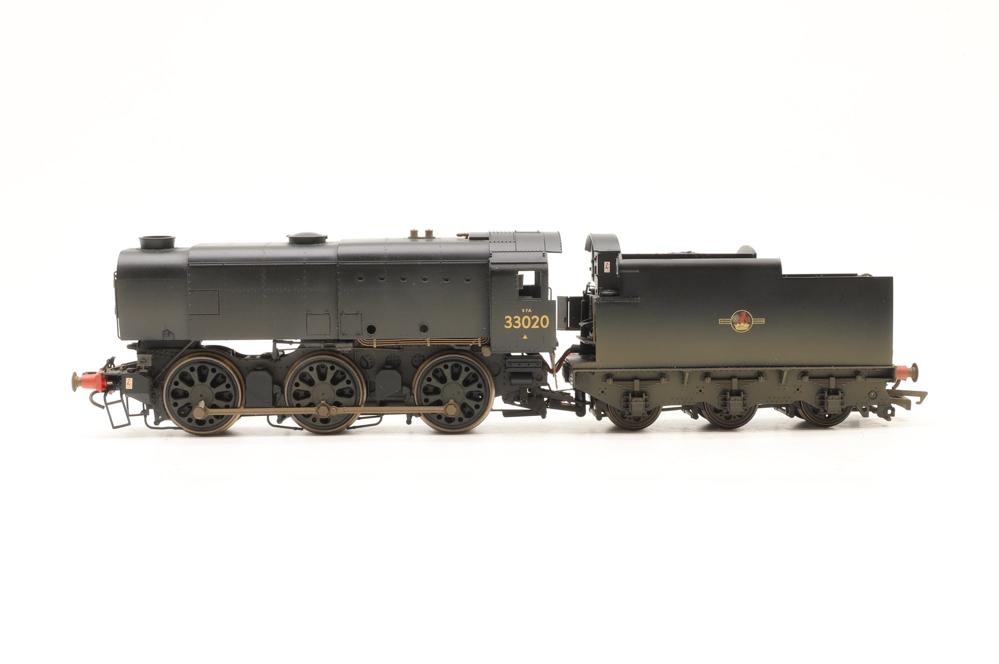 Hornby OO R2344B Class Q1 33020 in BR Black L/C – DCC Sound & Weathered