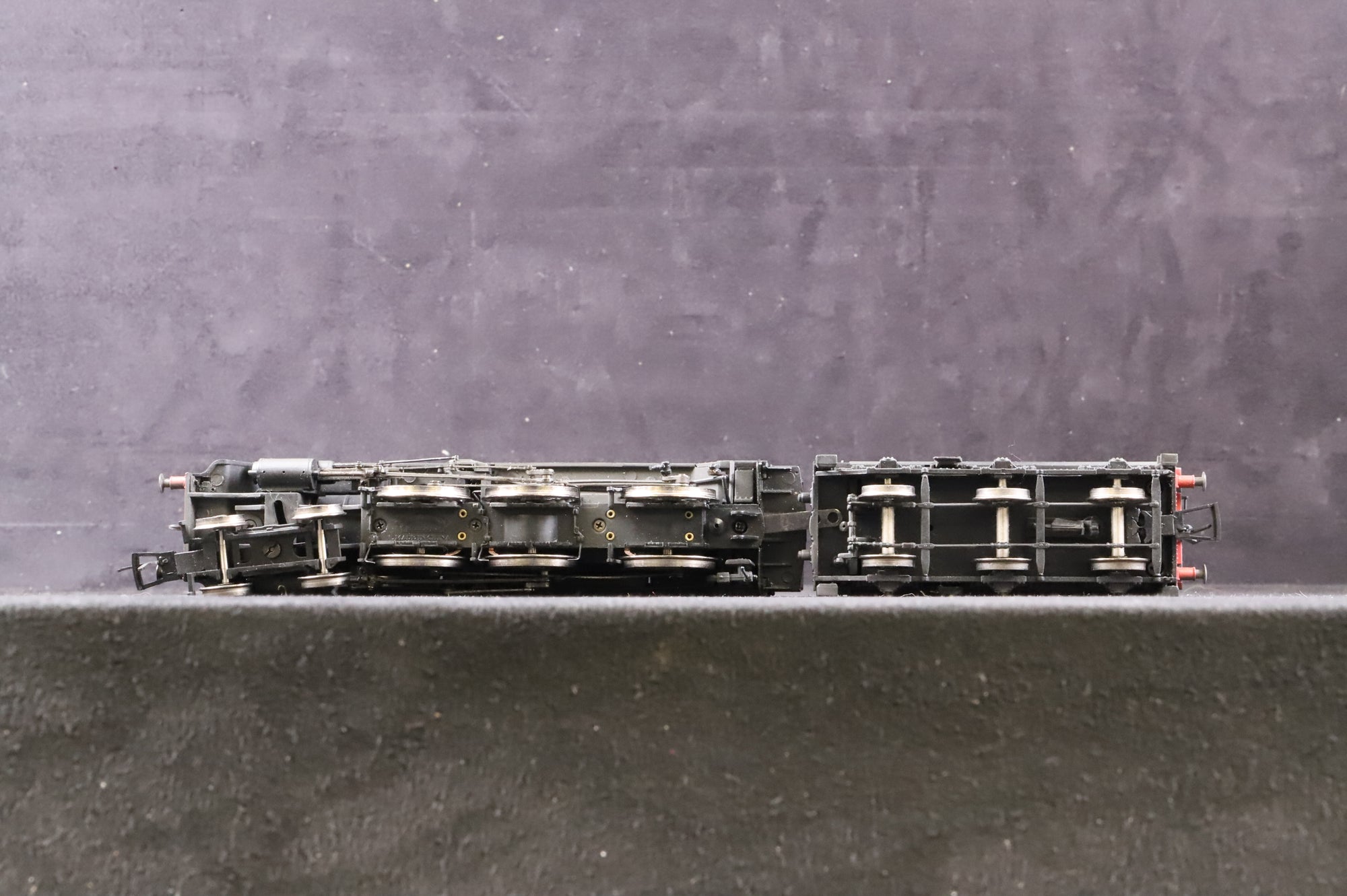 Bachmann OO 32-505 Standard Class 5MT '73069' Plain Black BR1C Tender, Weathered