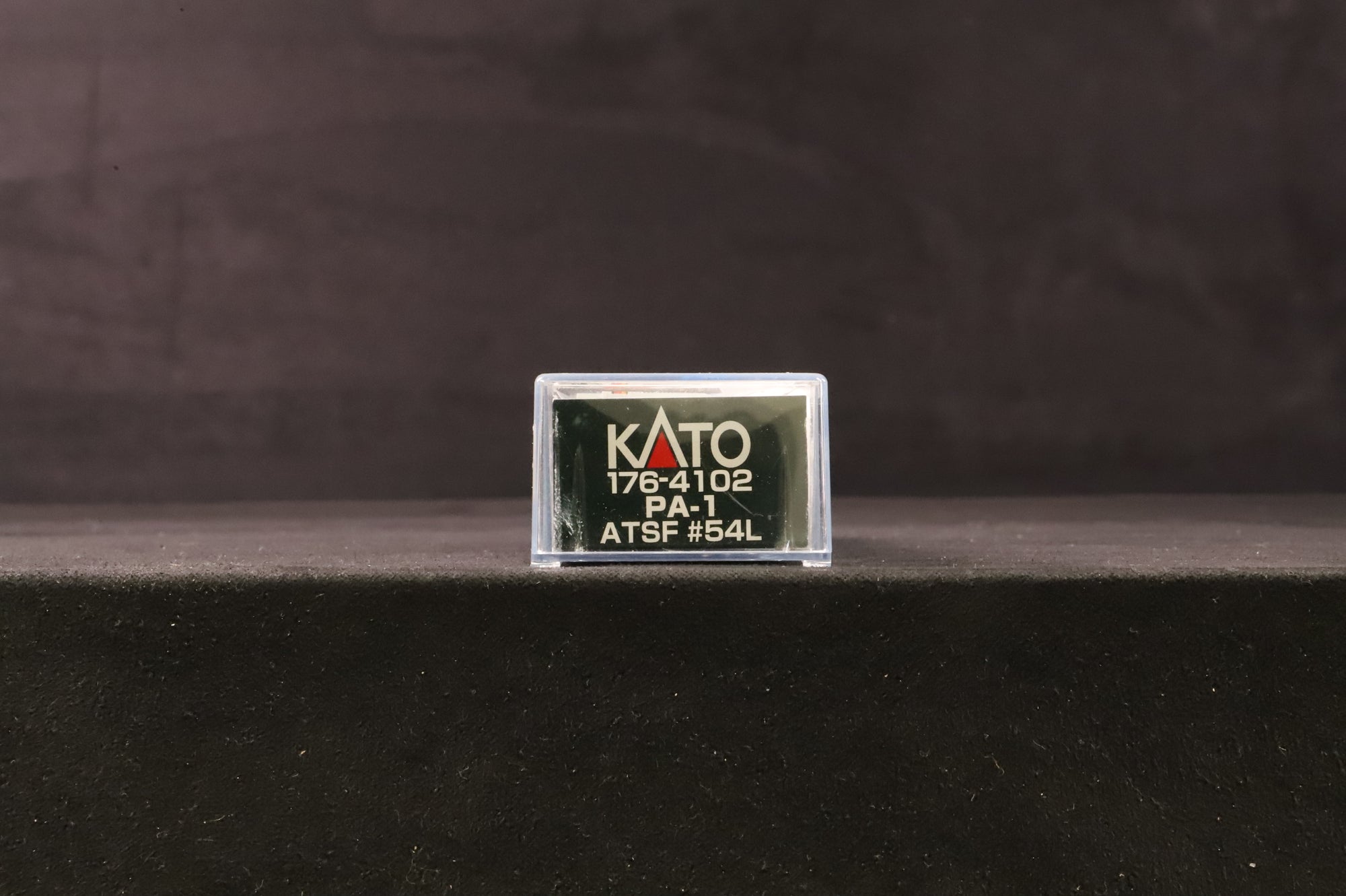 Kato N Gauge 176-4102 PA-1 Diesel Locomotive 52 in Santa Fe Livery