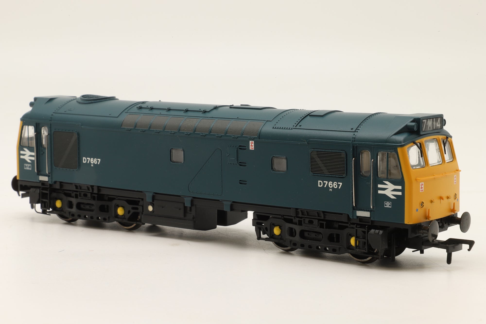 Bachmann OO 32-404 Class 25/3 Diesel 'D7667' BR Blue Snow Plough