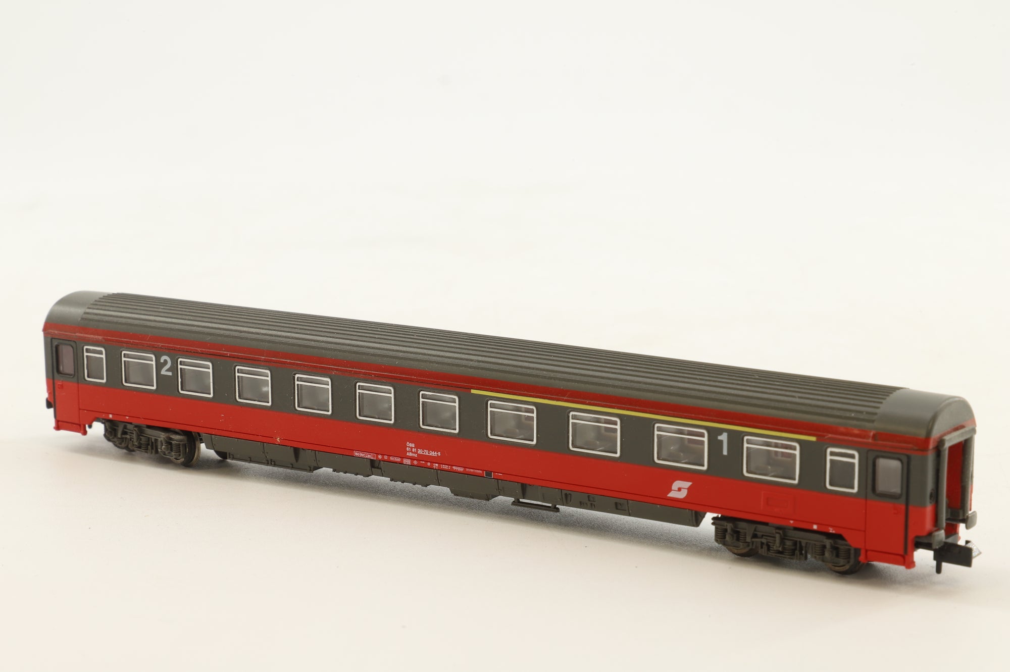 Roco N Rake Of 6 ÖBB Coaches Inc. 2434, 24341, 24340, 24283, 24284 & 24343