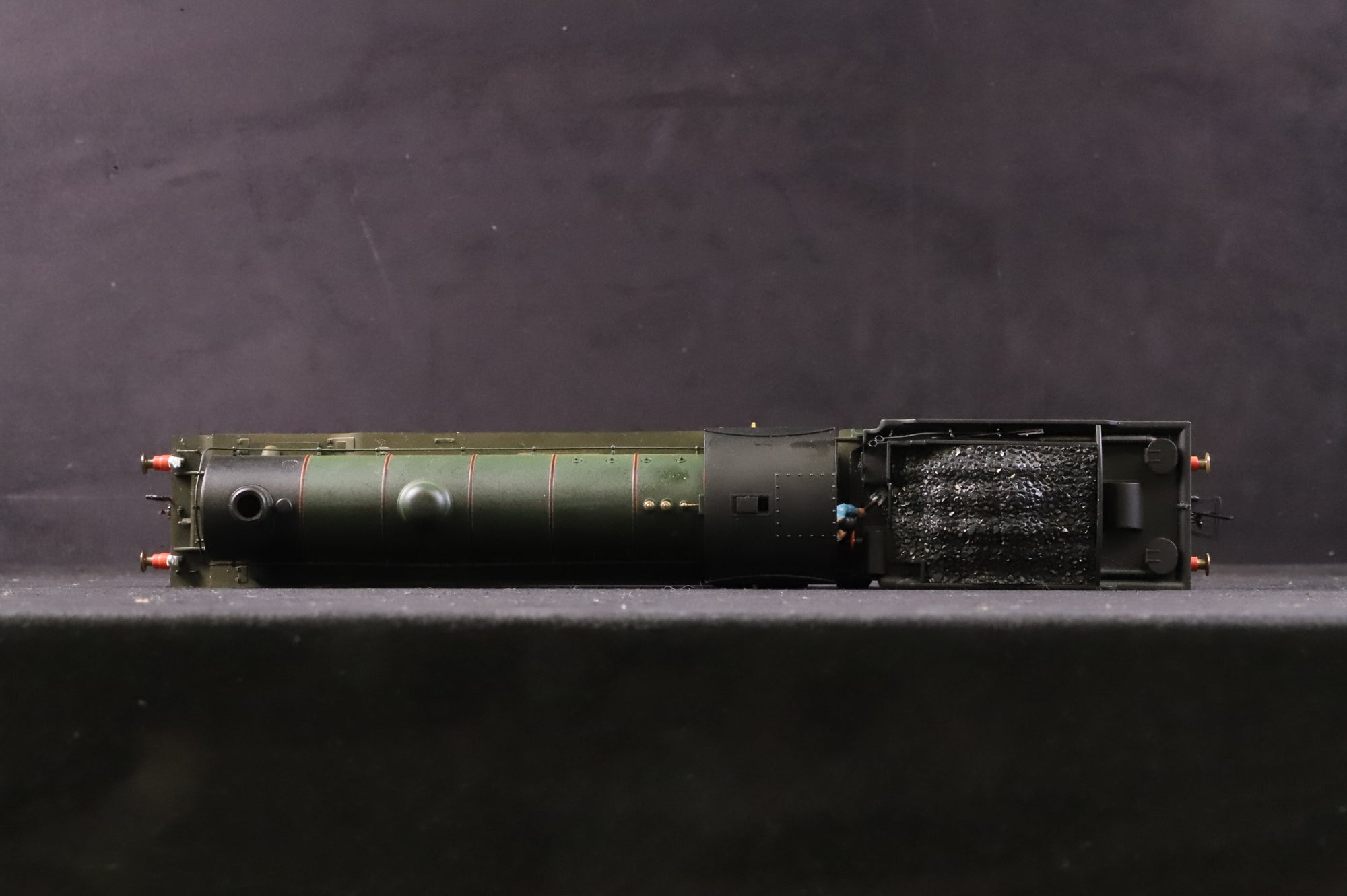 Hornby OO R3004 BR 4-6-0 Class B17/2 'Serlby Hall', Weathered & DCC Sound