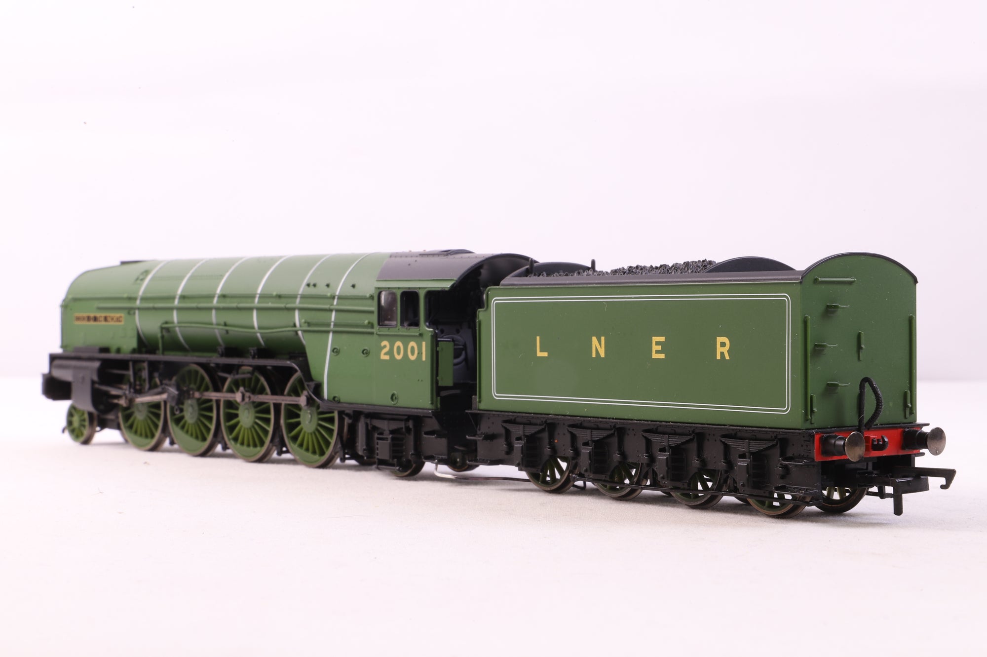 Hornby Railroad OO R3171 Class P2 '2001' 'Cock O' The North' LNER Green DCC Sound