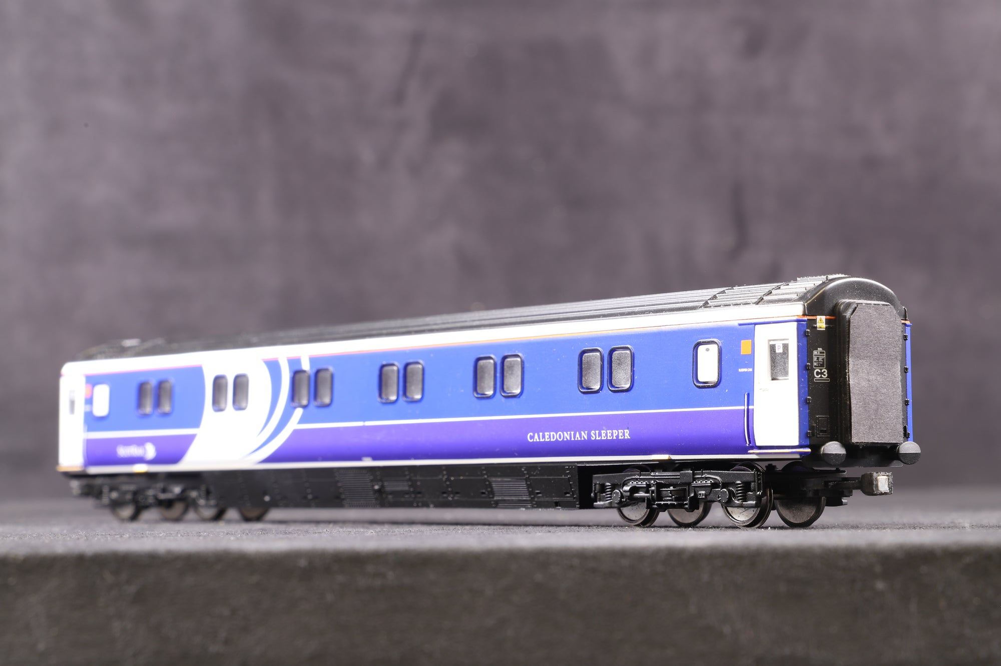 Hornby OO Rake Of 5 x Mk3 Caledonian Sleeper Coaches