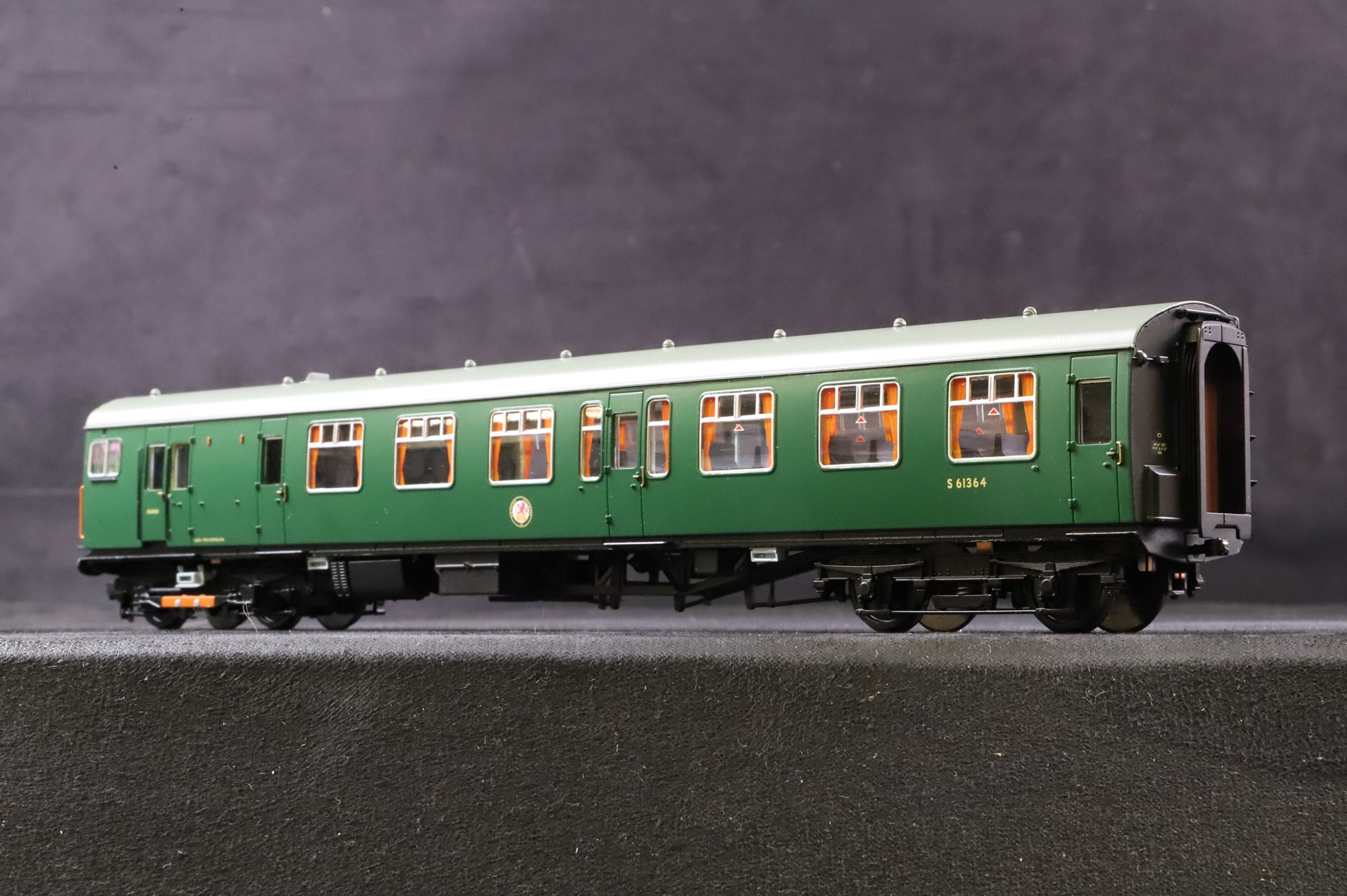 Bachmann OO 31-425A Class 411/4CEP 4-Car EMU in BR(S) Green