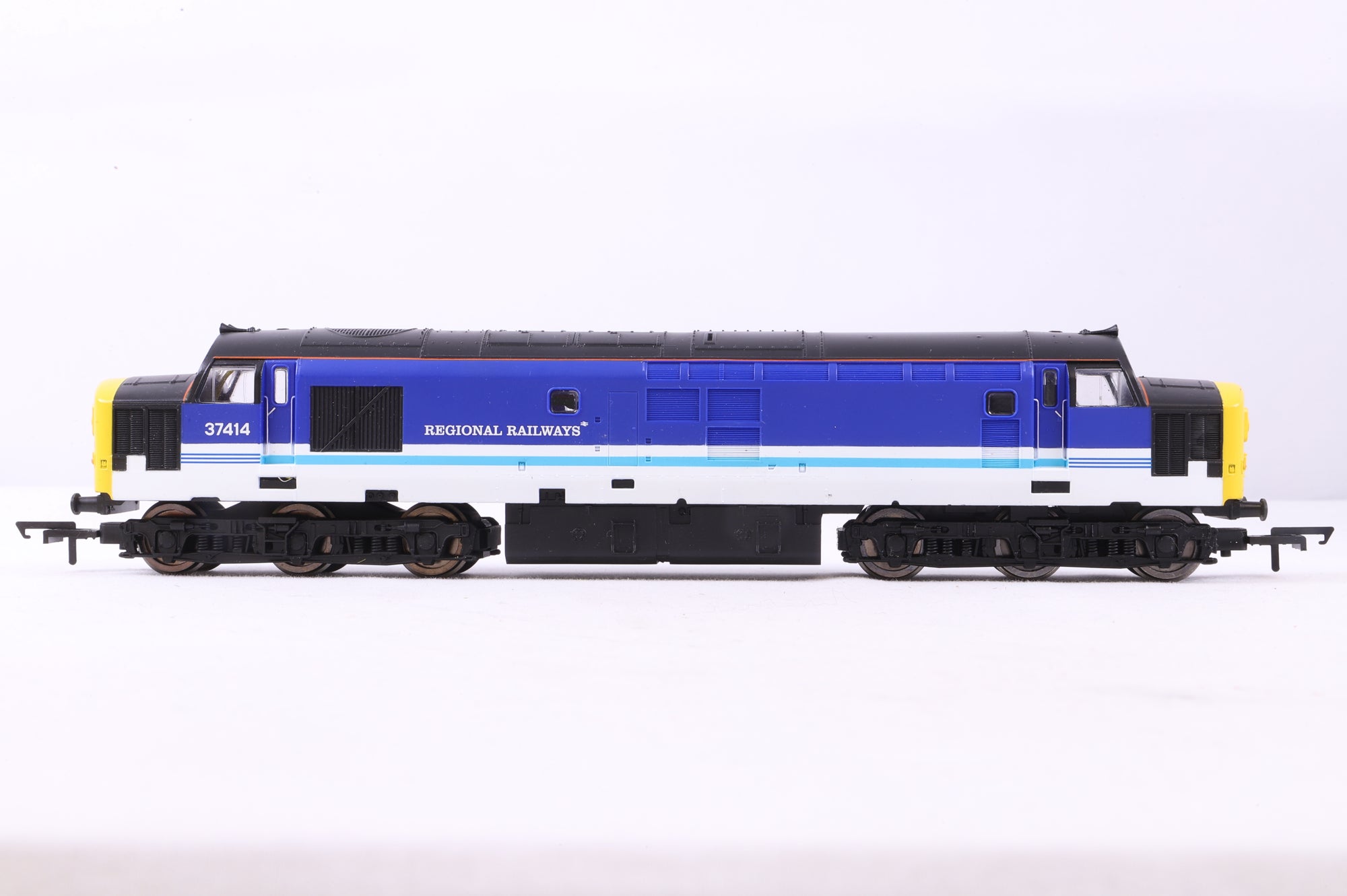 Hornby Railroad OO R2775 Class 37 '37414' Regional Railways DCC Fitted