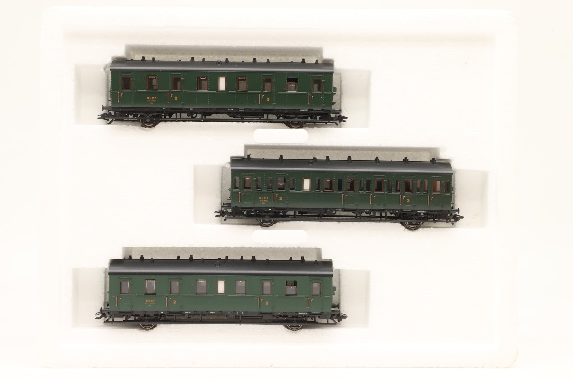 Marklin HO 43972 Triple Pack of SNCF Coaches