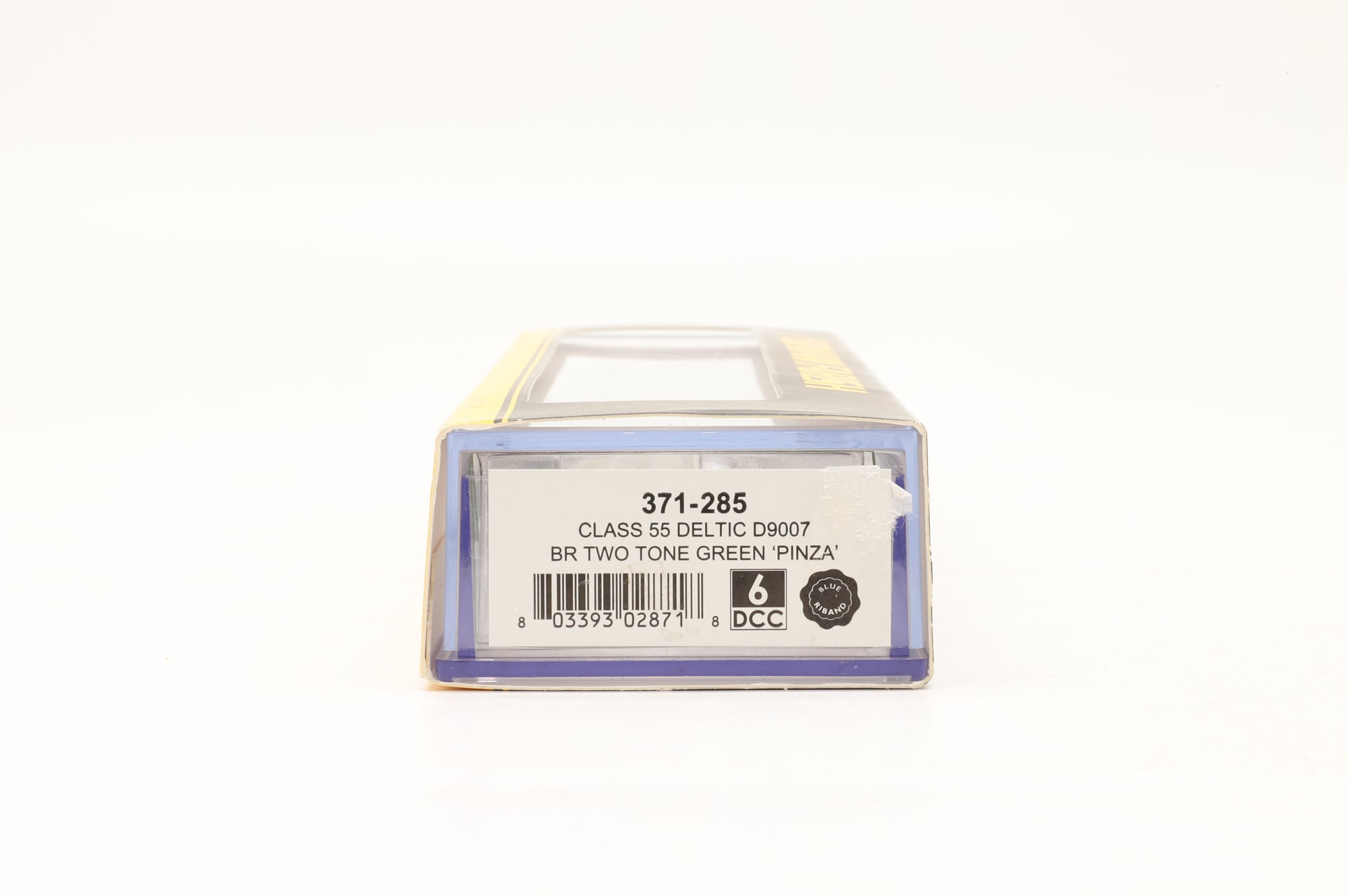 Graham Farish N 371-285 Class 55 Deltic D9007 'Pinza' in BR Two-Tone Gree