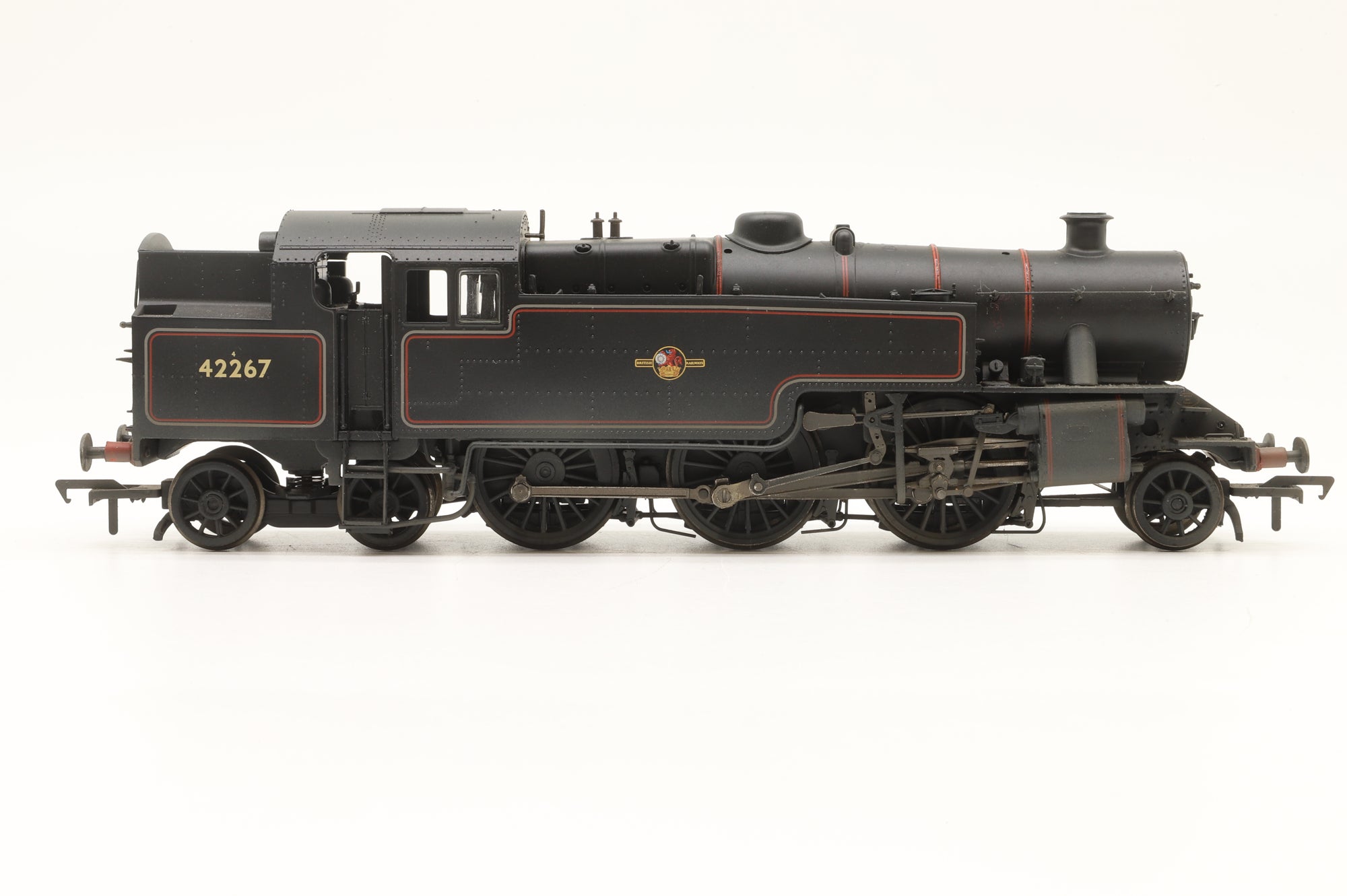 Bachmann OO 32-879 Fairburn Tank '42267' BR Lined Black Late Crest, DCC Fitted