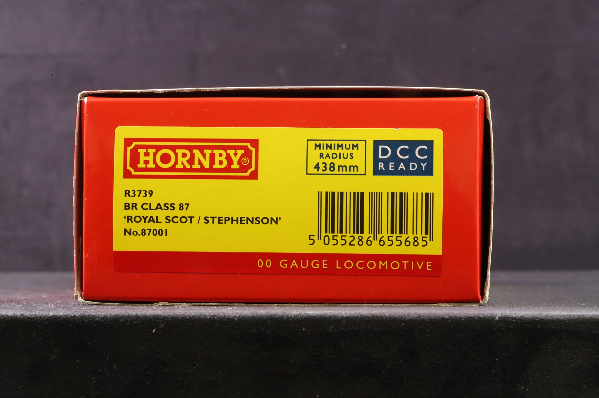 Hornby OO R3739 Class 87 '8700' 'Royal Scot/ Stephenson' BR Blue