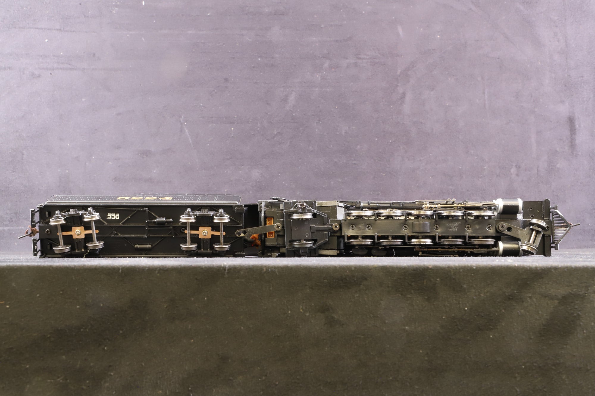 Spectrum HO 83305 USRA Light 2-10-2 Loco, Southern '5224', DCC Fitted