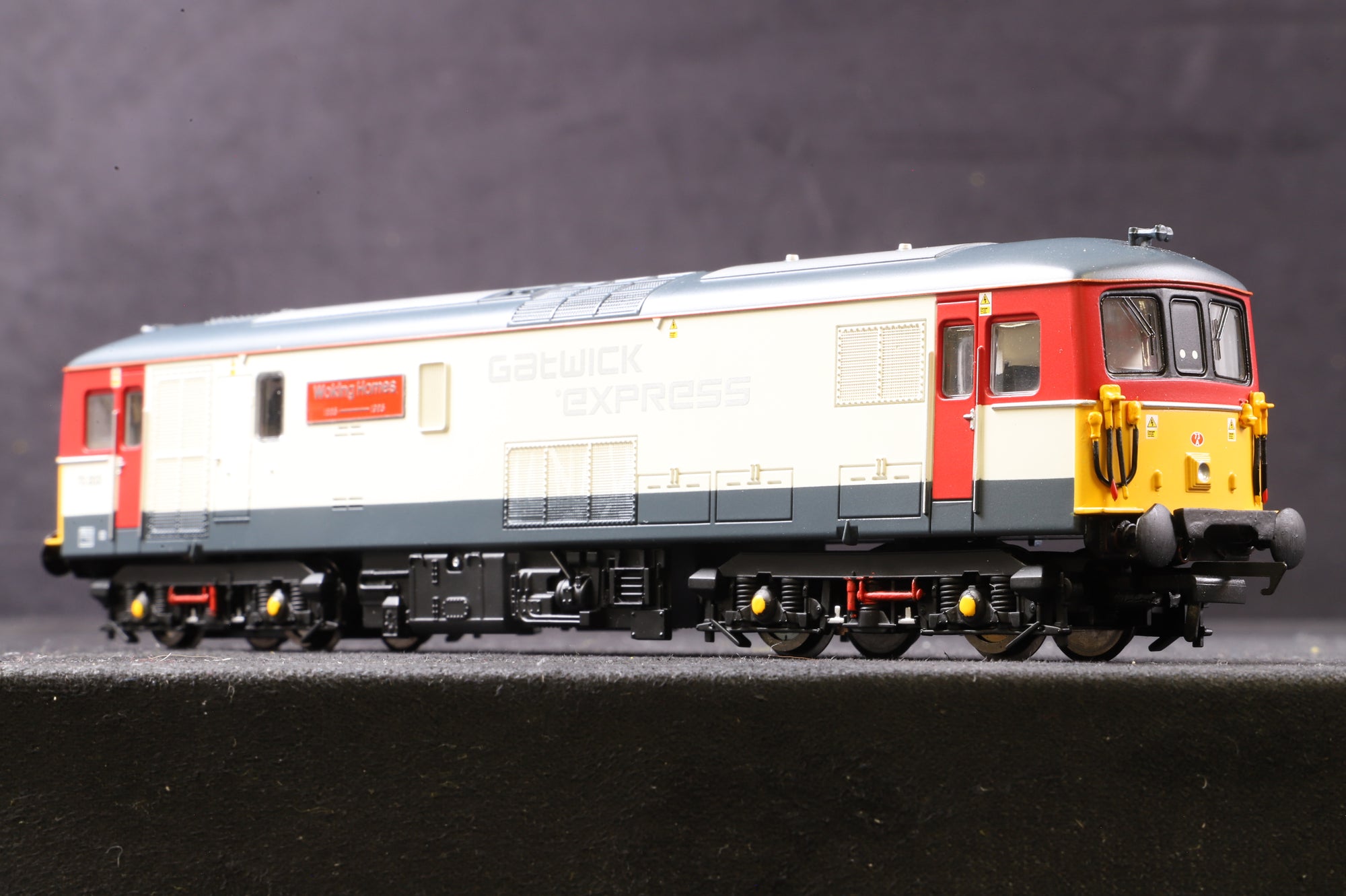 Hornby OO Class 73 '73202' Gatwick Livery