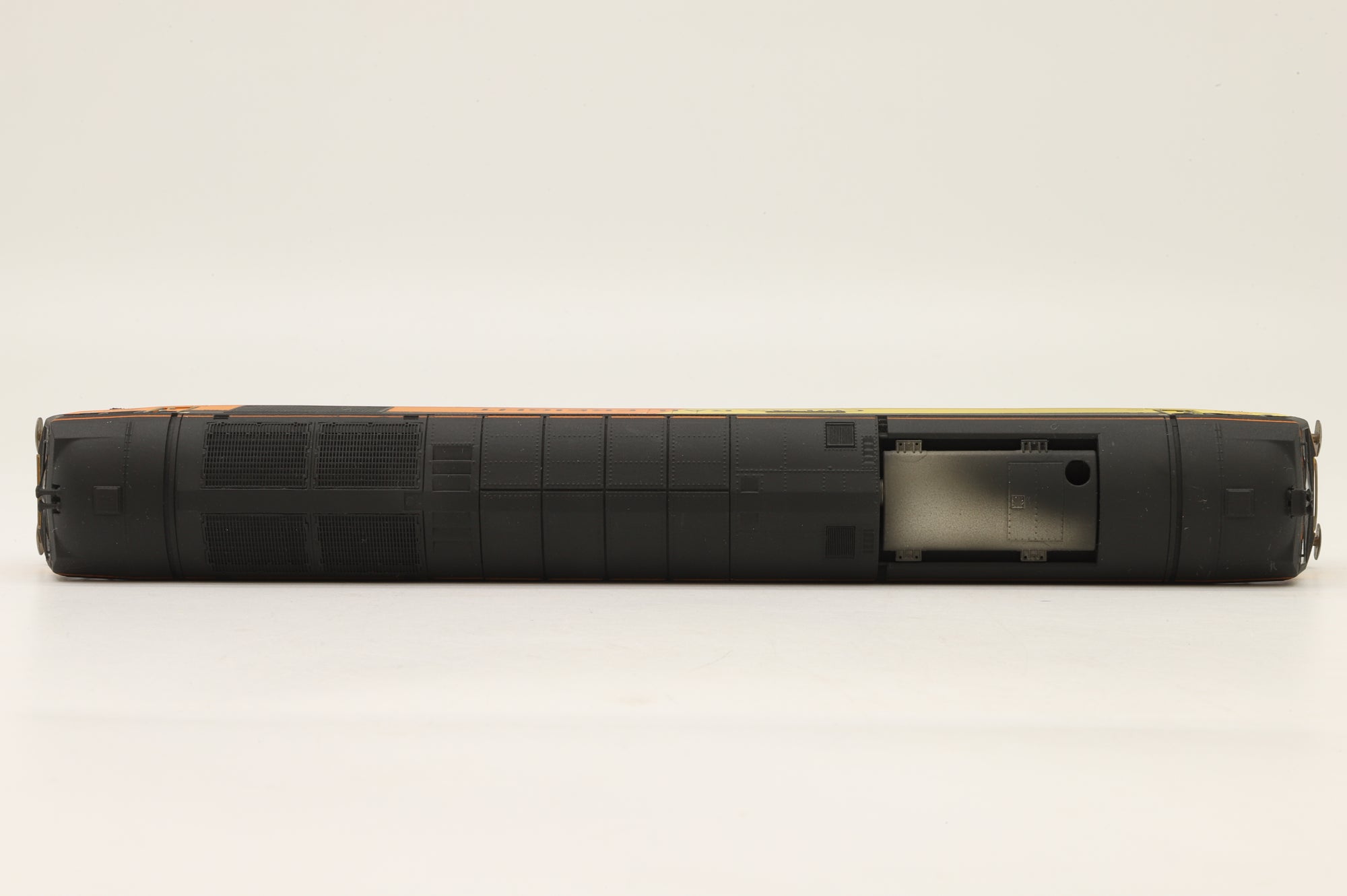 Hornby OO Class 60 60087 'CLIC Sargent' in Colas Rail Livery – Weathered