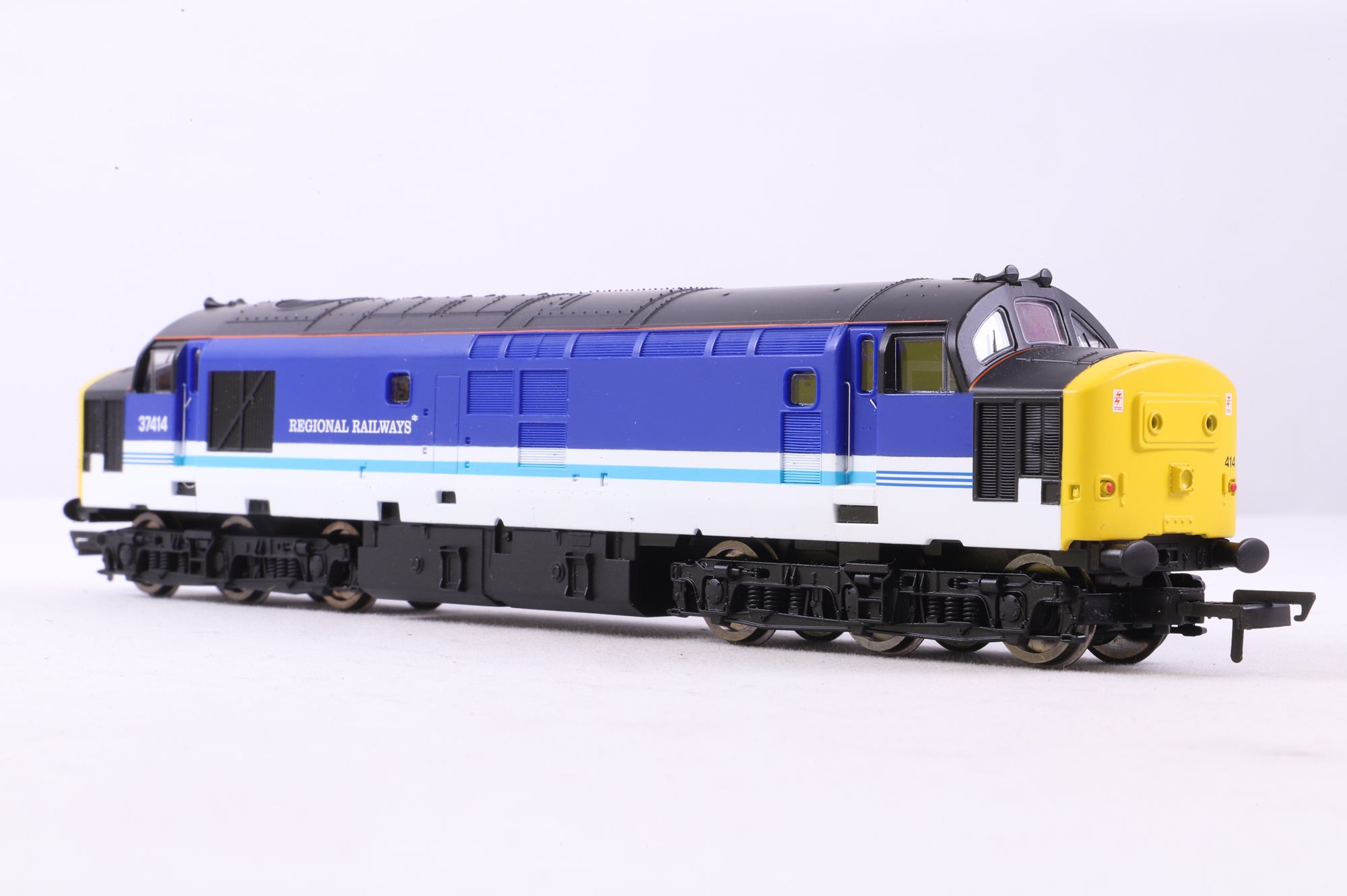 Hornby Railroad OO R2775 Class 37 '37414' Regional Railways DCC Fitted