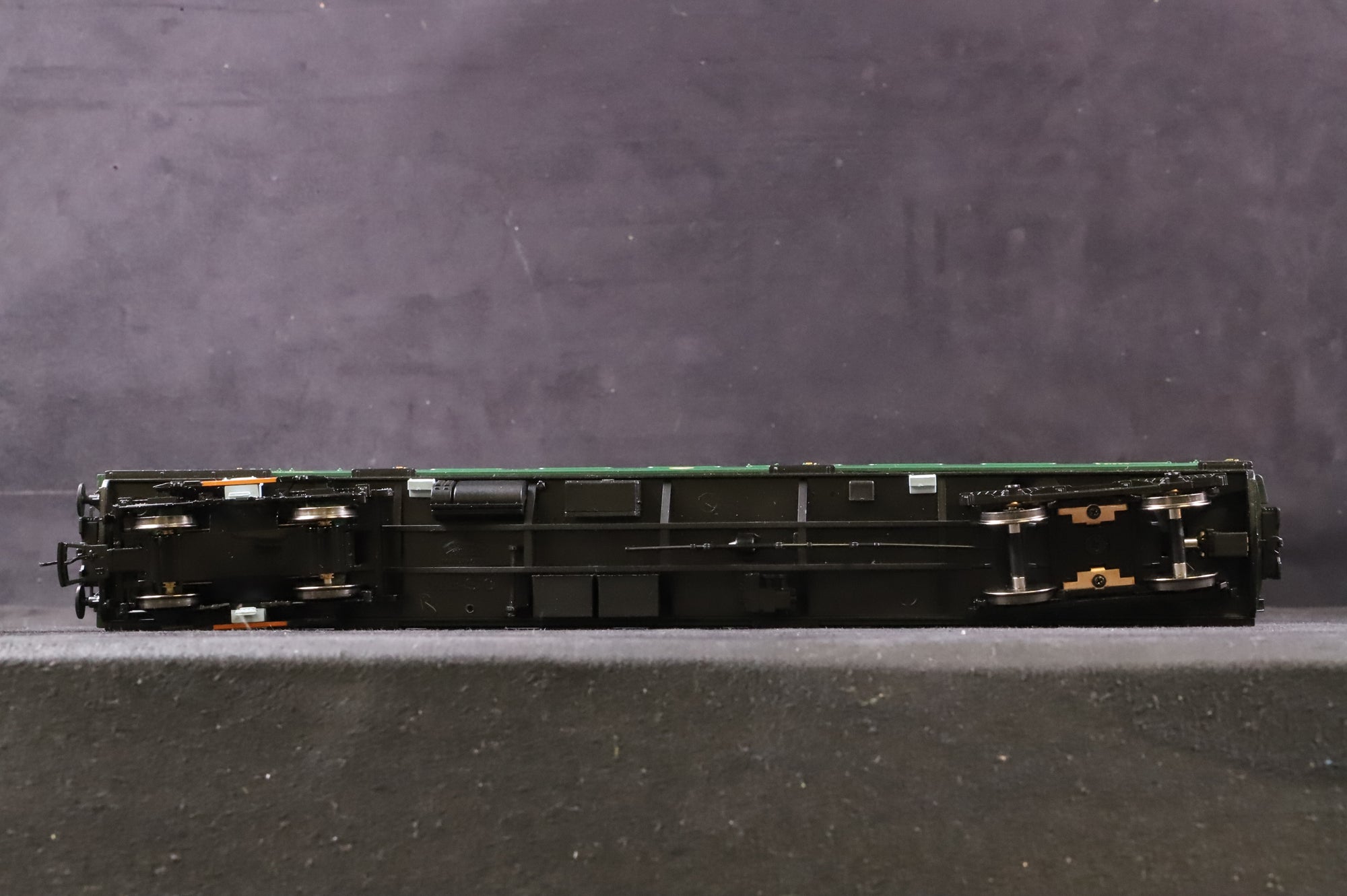Bachmann OO 31-425A Class 411/4CEP 4-Car EMU in BR(S) Green