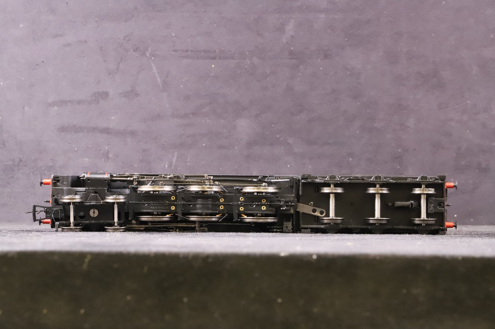 Bachmann OO 31-118 Standard Class 4MT 4-6-0 '75033' BR2 Tender BR Lined Balck L/C