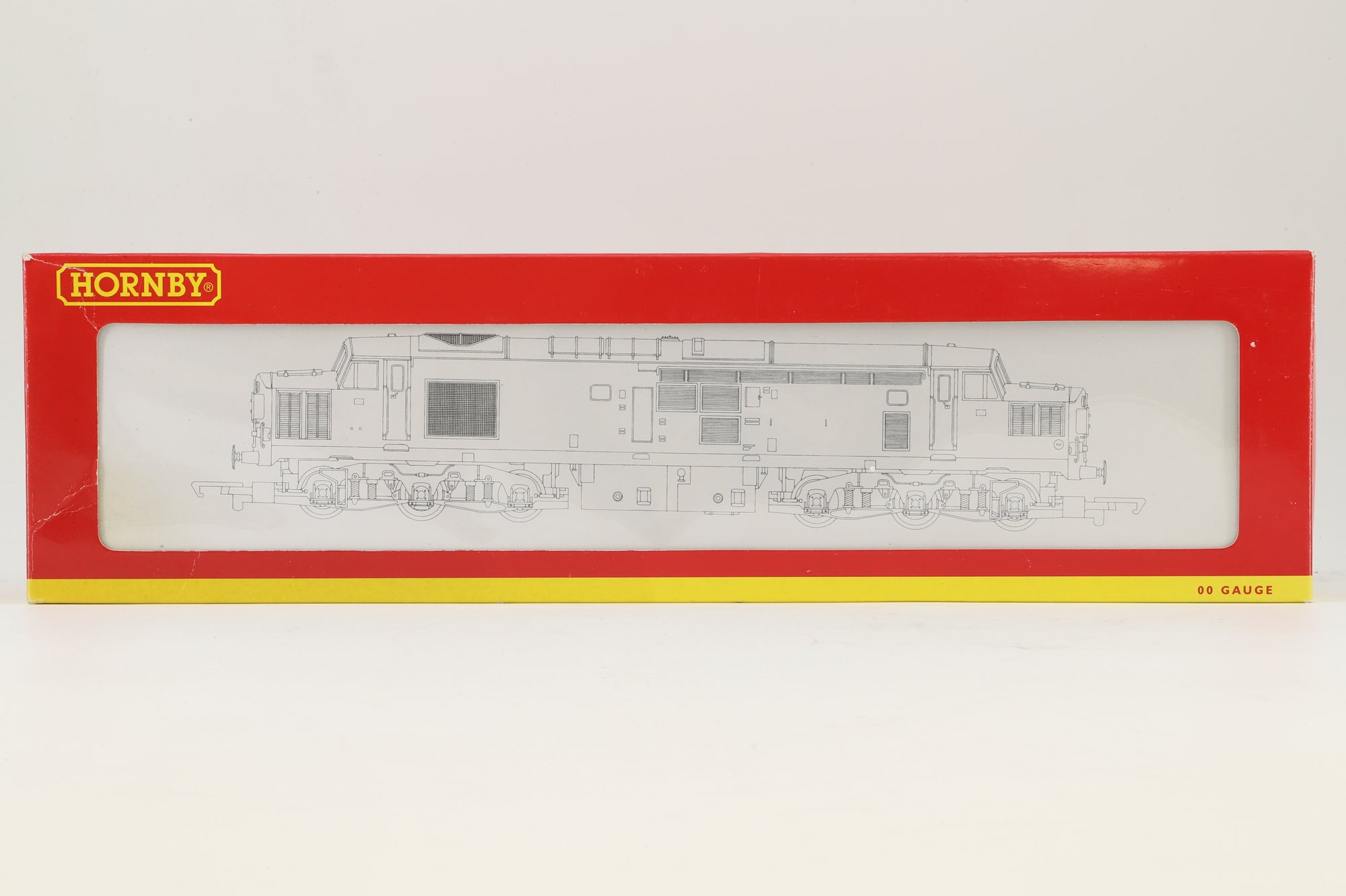 Hornby OO R2471A Class 37 'D6700' BR Green with Split Headcode