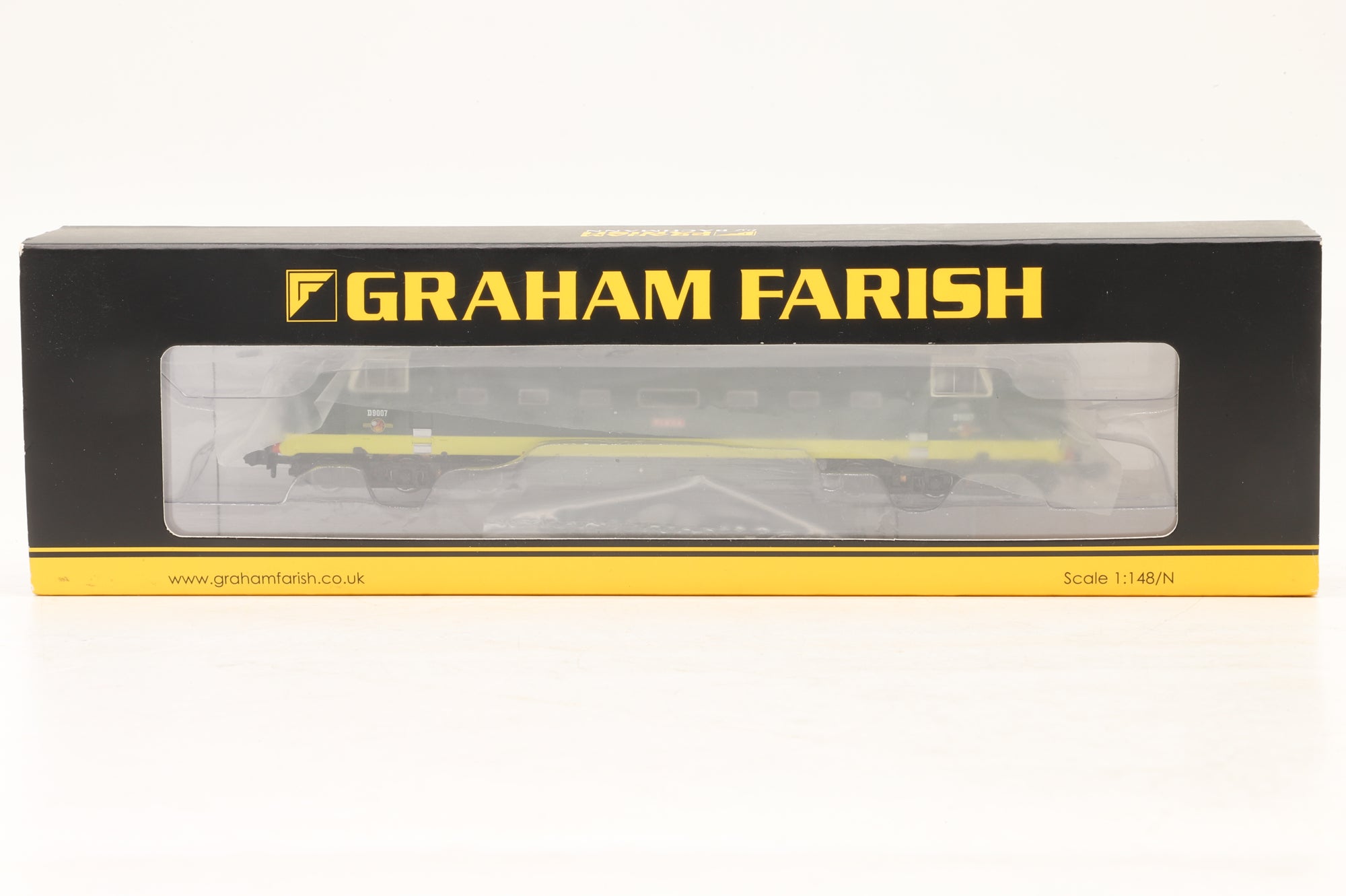 Graham Farish N 371-285 Class 55 Deltic D9007 'Pinza' in BR Two-Tone Gree