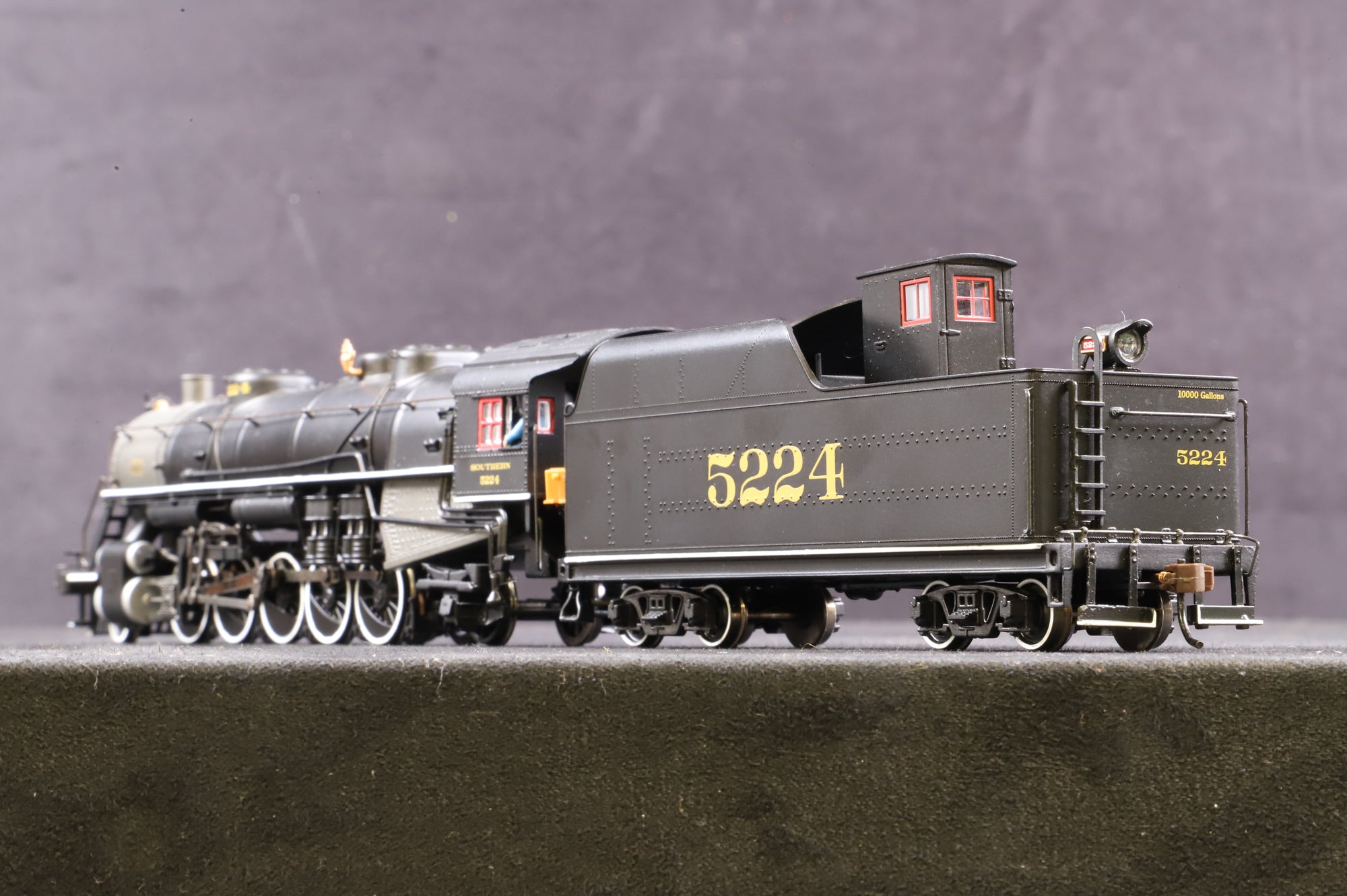 Spectrum HO 83305 USRA Light 2-10-2 Loco, Southern '5224', DCC Fitted