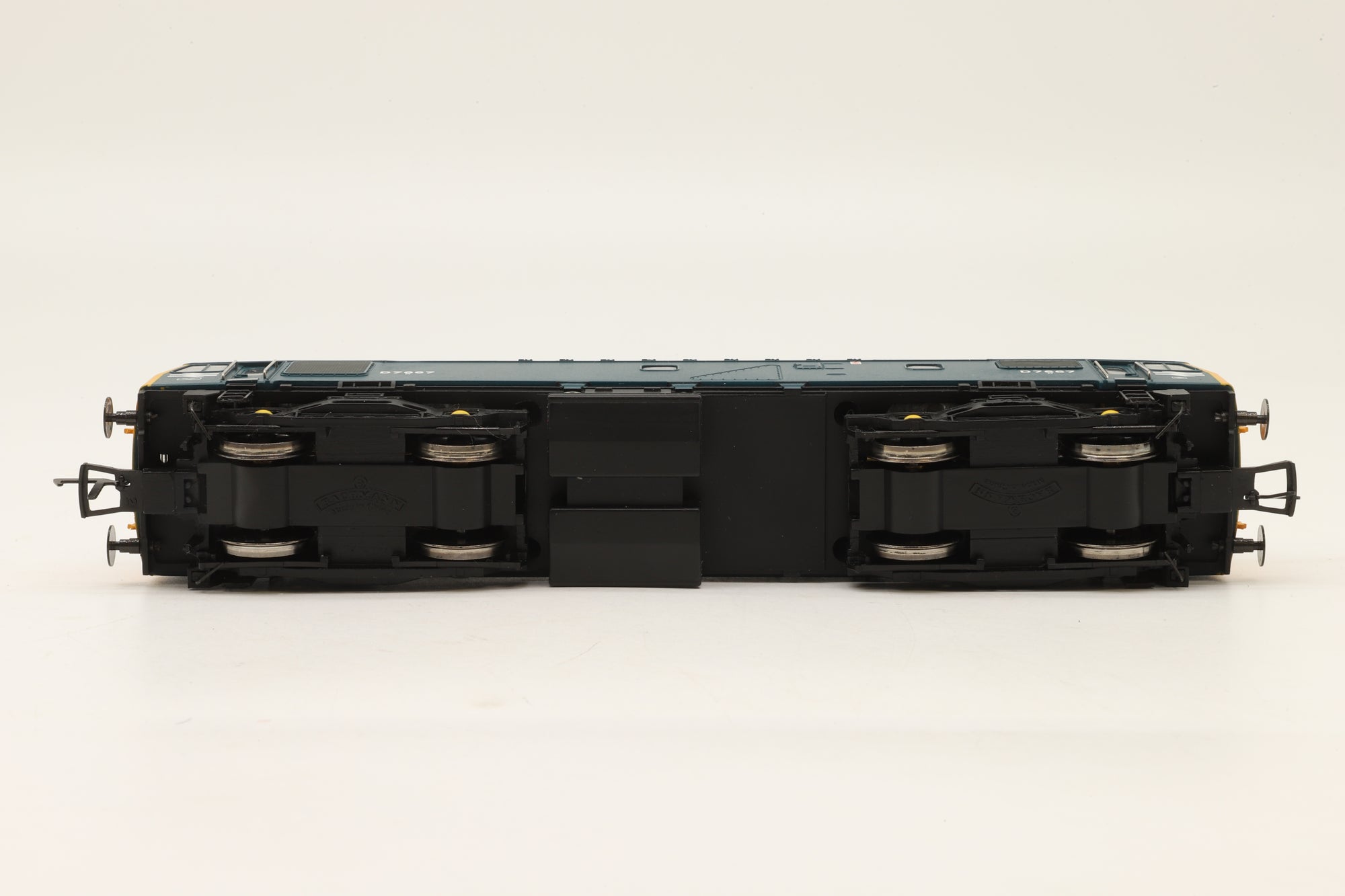 Bachmann OO 32-404 Class 25/3 Diesel 'D7667' BR Blue Snow Plough