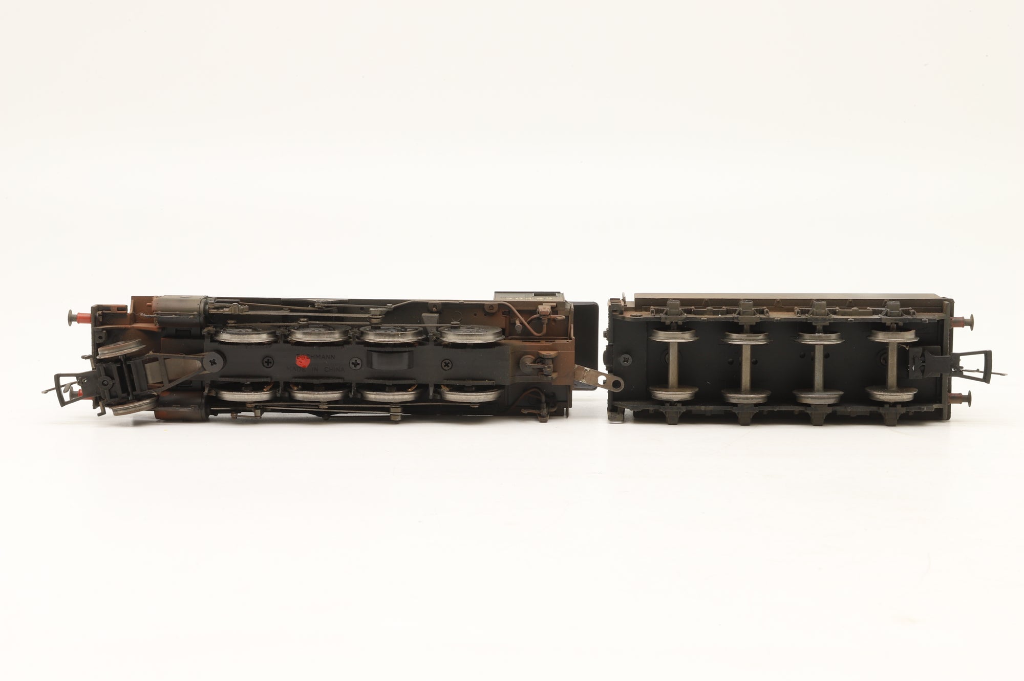 Bachmann OO 32-252 WD 2-8-0 Austerity '90445' BR Black L/C Weathered