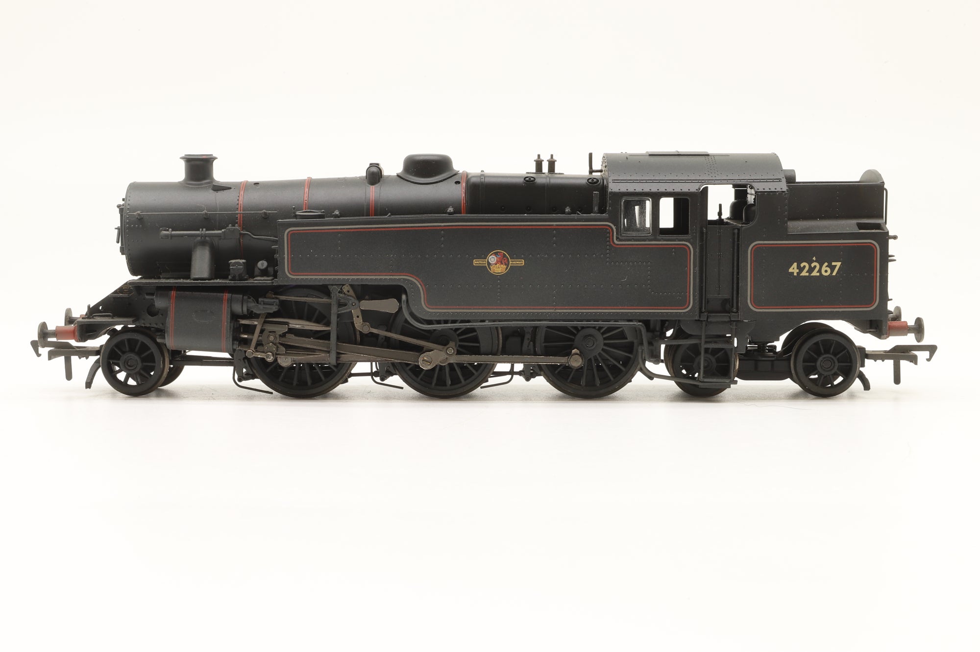 Bachmann OO 32-879 Fairburn Tank '42267' BR Lined Black Late Crest, DCC Fitted