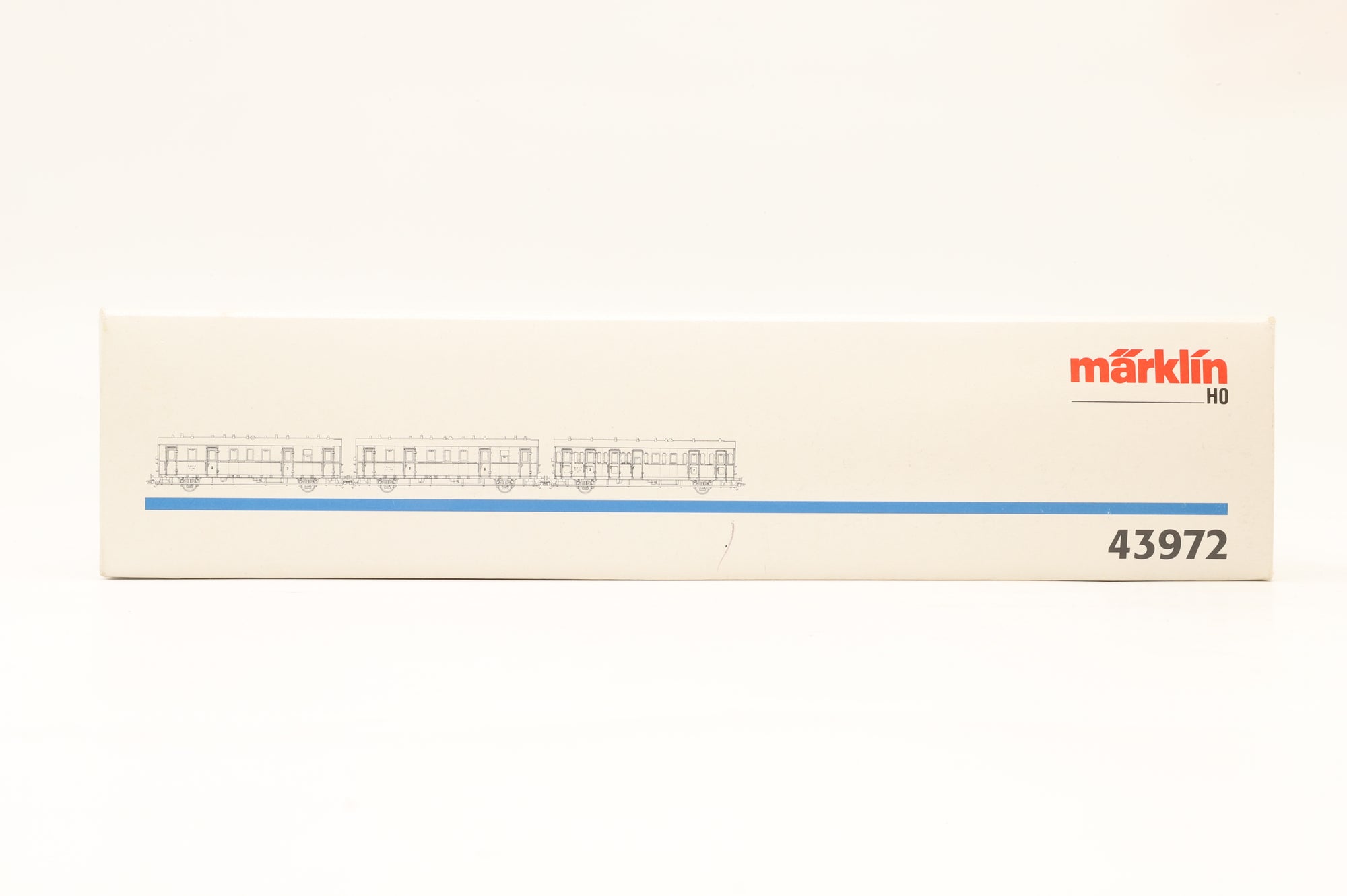 Marklin HO 43972 Triple Pack of SNCF Coaches