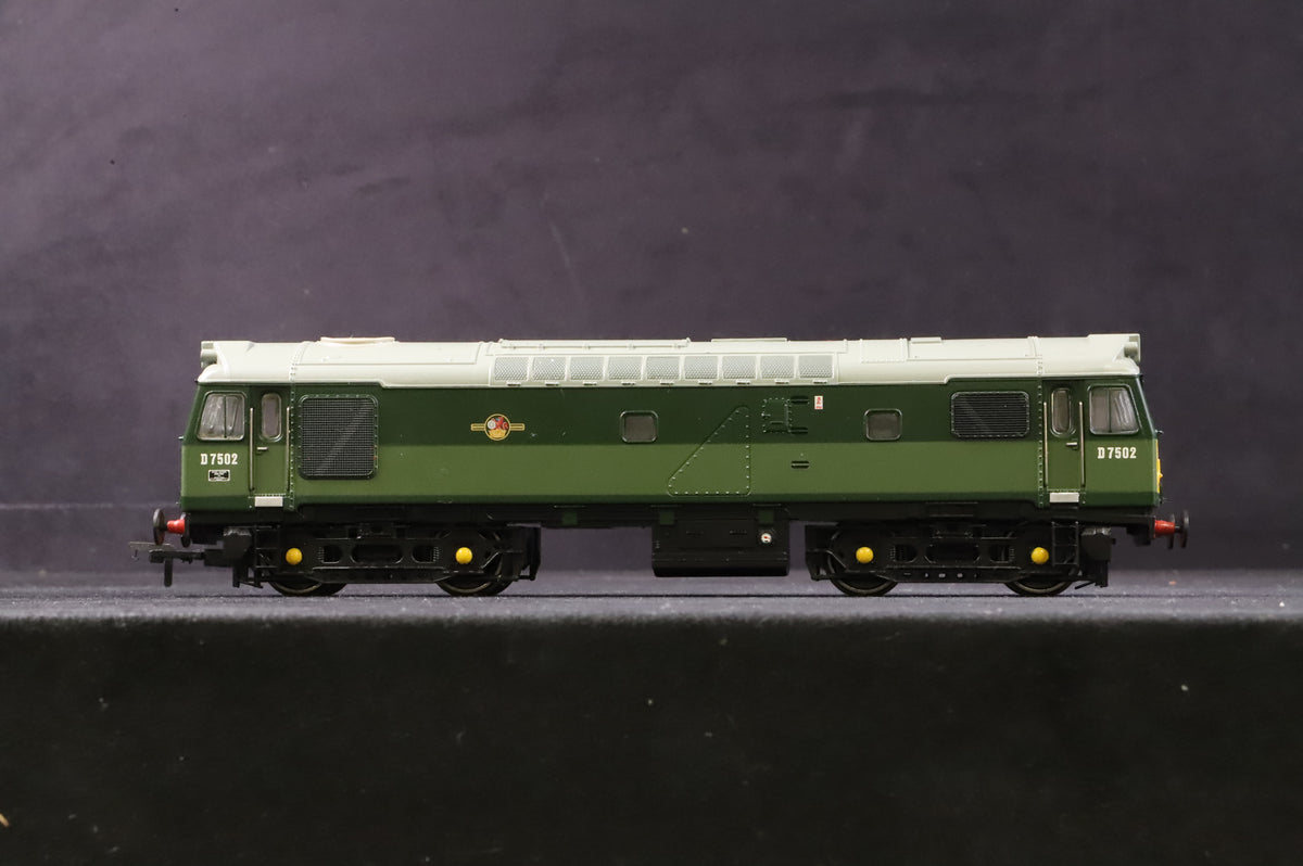 Bachmann OO 32-406 Class 25/3 &#39;D7502&#39; BR Two Tone Green DCC Fitted