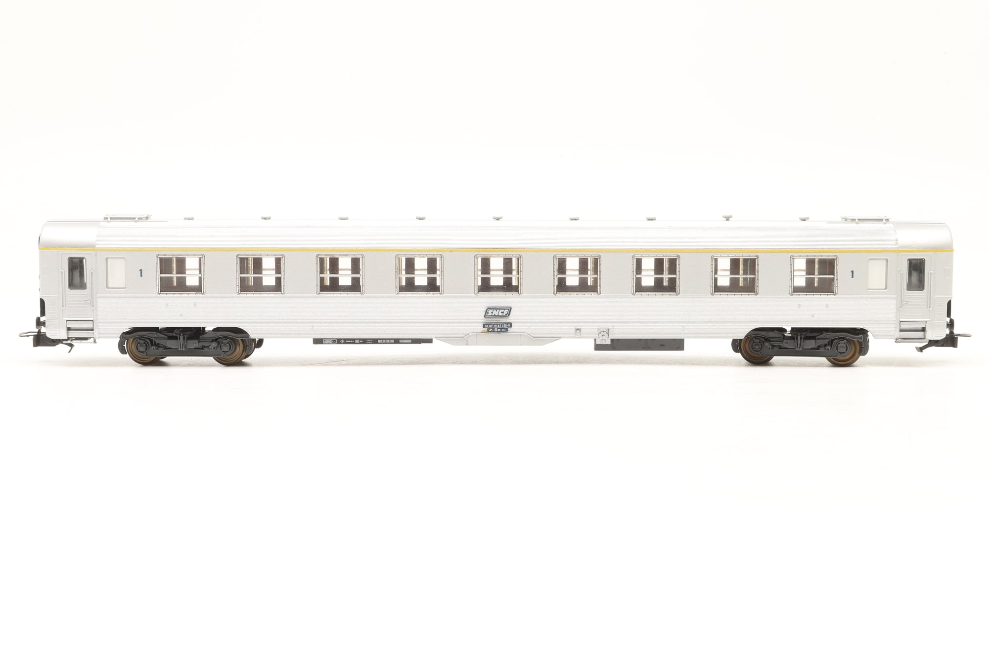 Rivarossi HO 3586/85/83 Rake of 3x SNCF DEV Inox Coaches