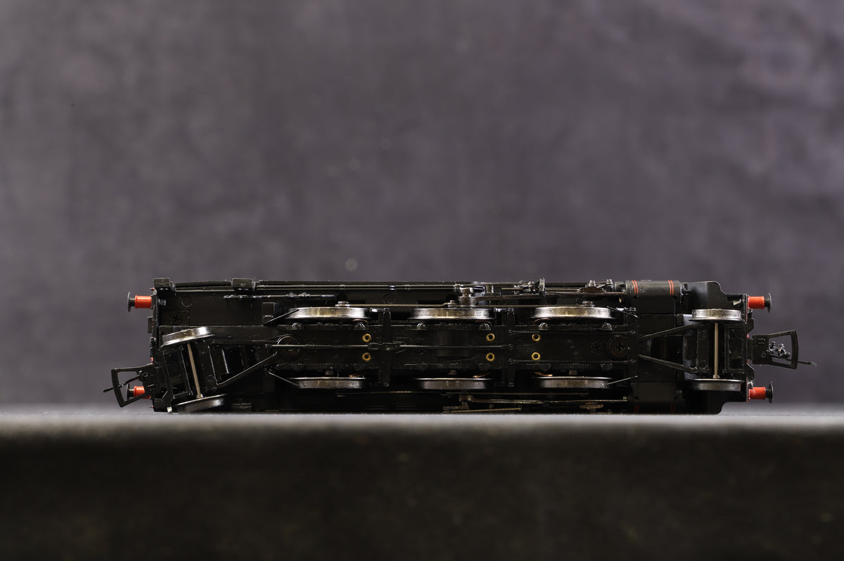 Bachmann OO 31-975A BR Standard Class 3MT Tank &#39;82020&#39; BR Lined Black E/C