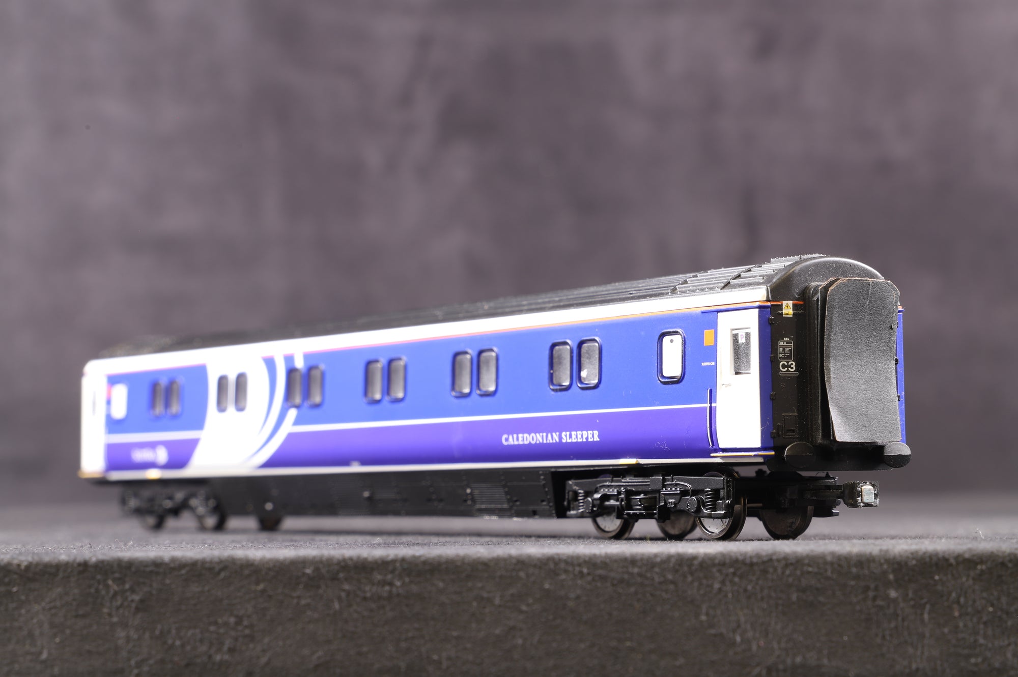 Hornby OO Rake Of 5 x Mk3 Caledonian Sleeper Coaches