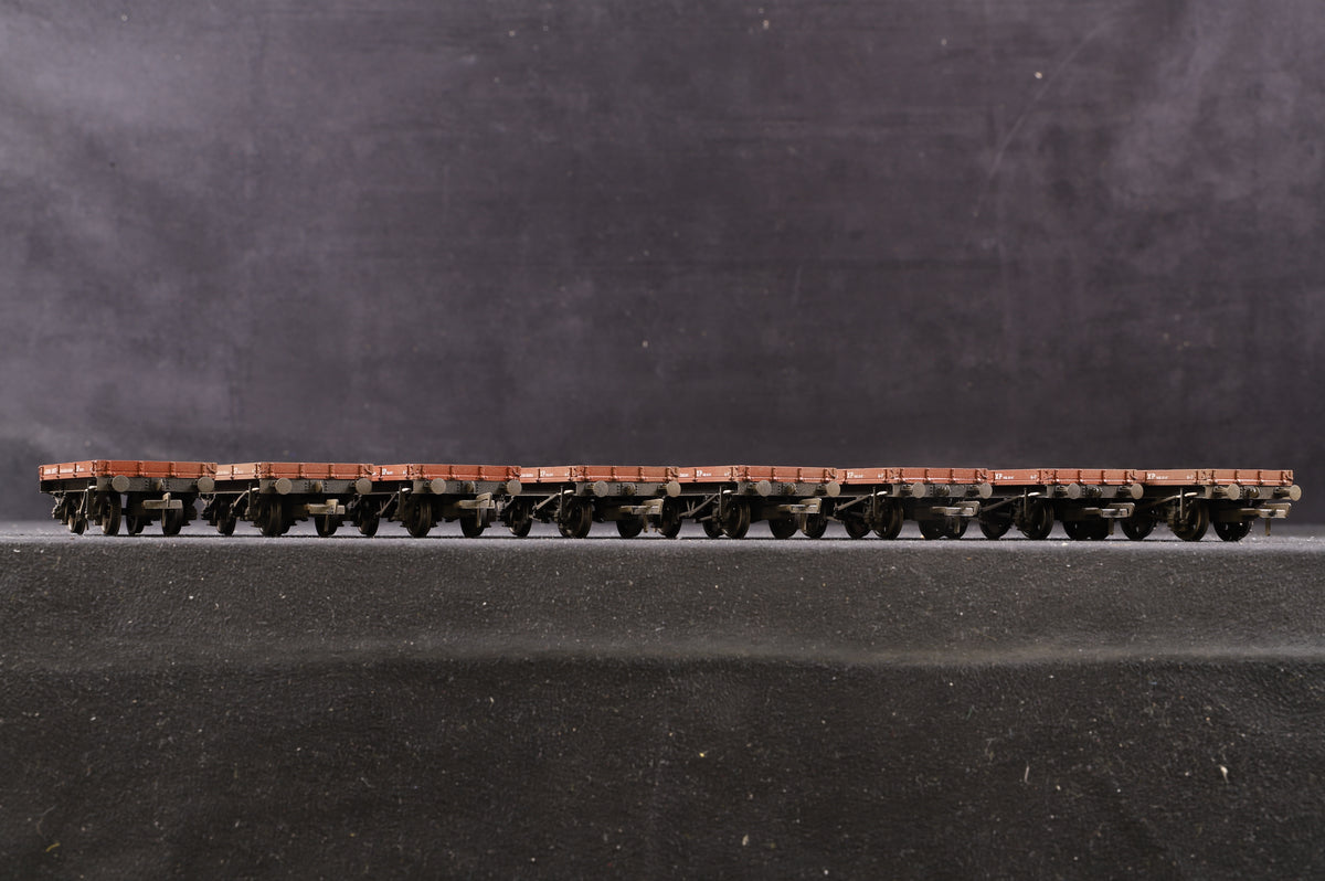 Bachmann OO Rake of 8 &#39;Lowfit&#39; Plank Wagons