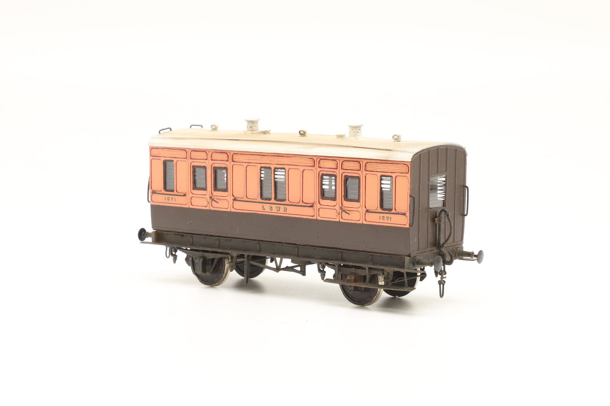 Kit Built P4 Rake of 4 LSWR Luggage Vans, Weathered