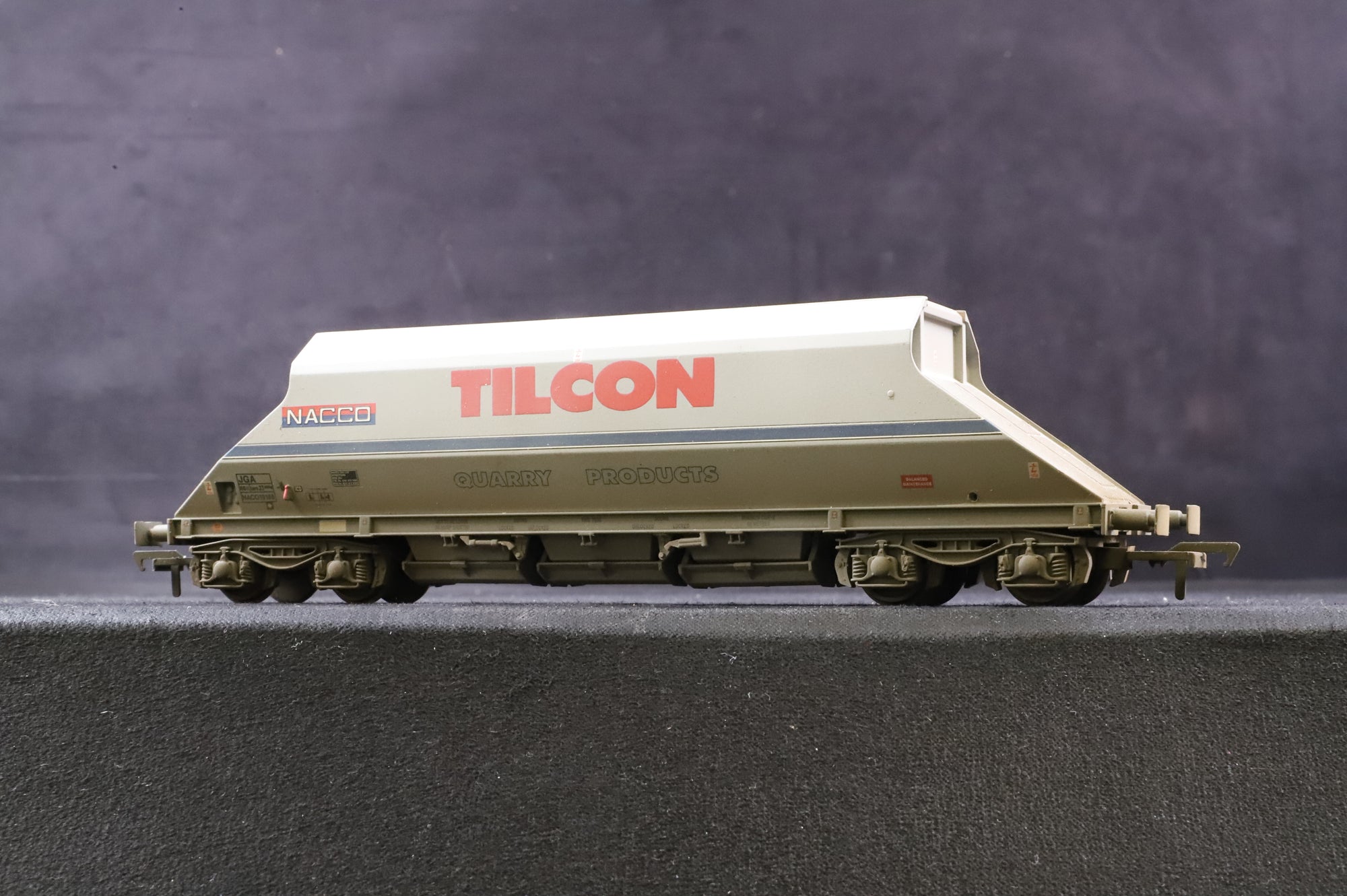 Bachmann OO 37-325/25A Rake of 3 90T JGA Bogie Hopper Wagons in Nacco/Tilcon livery - Mixed Weathered/Pristine
