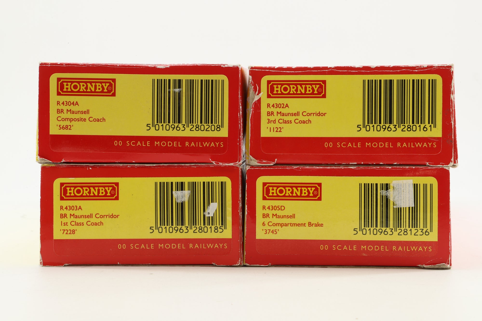 Hornby OO Rake of 4 Maunsell Coaches in BR(S) Green