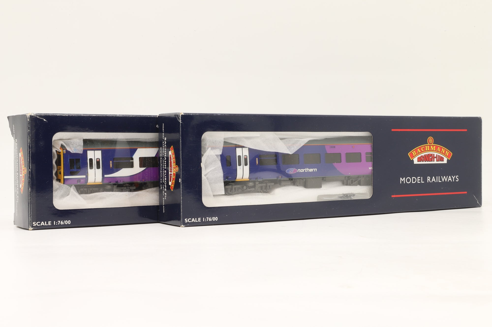 Bachmann OO 31-514 Class 158 2-Car DMU in Northern Livery