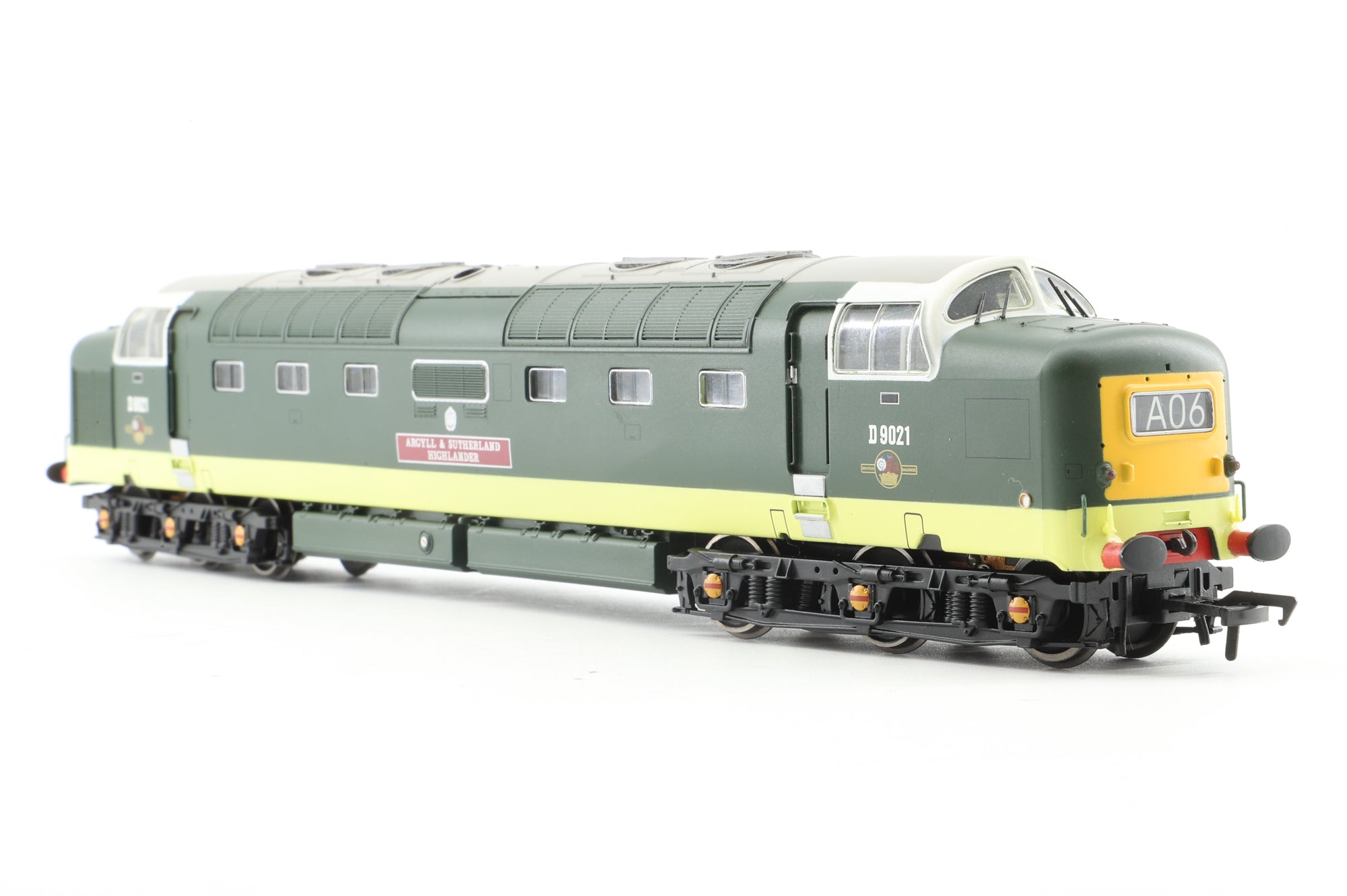 Bachmann OO 32-525X Class 55 Deltic 'D9021' 'Argyll & Sutherland' BR Green, TMC Ltd Ed. 112/504