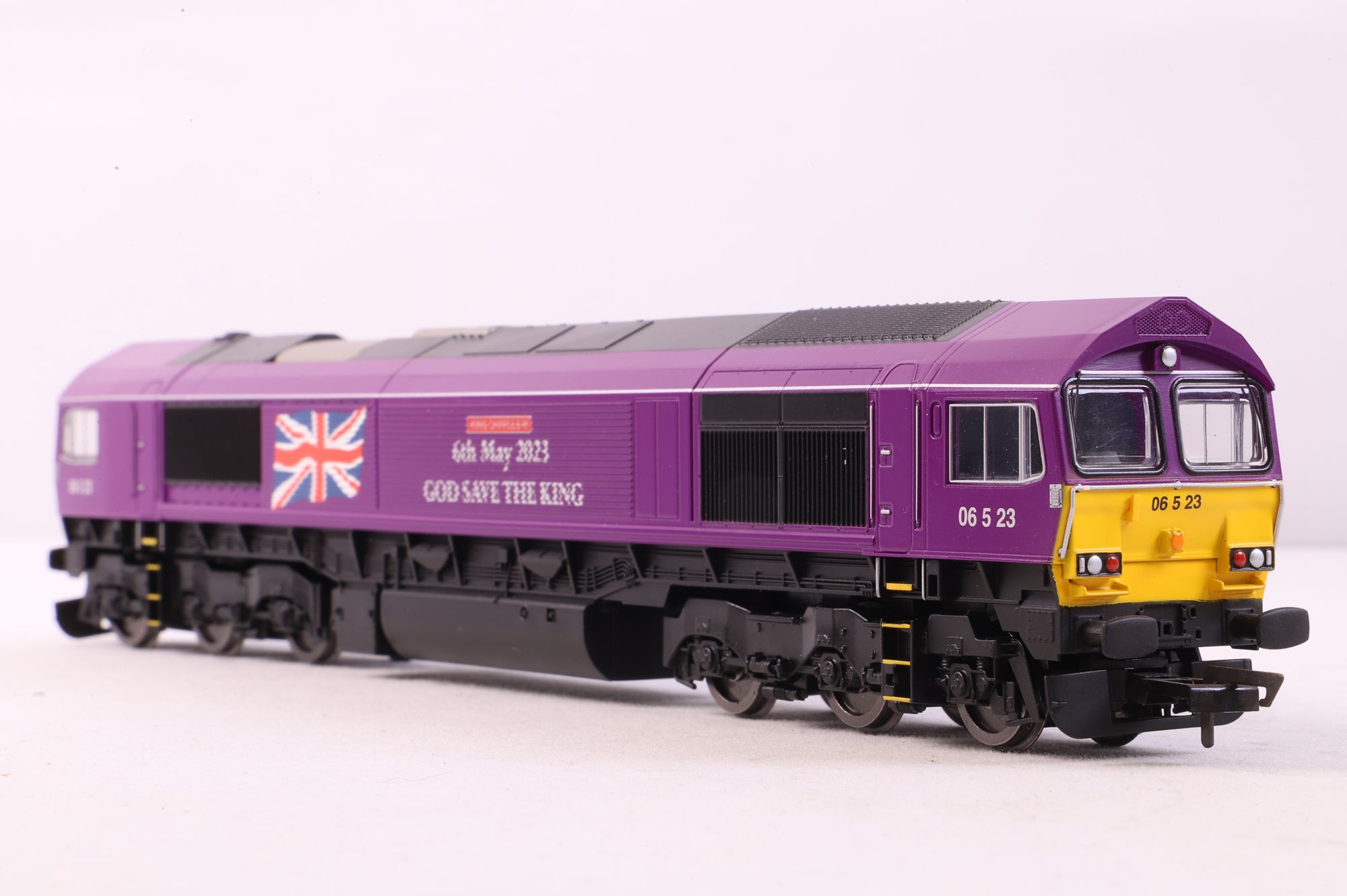 Hornby OO R30238TXS Class 66 '06523' 'King Charles III' DCC Sound