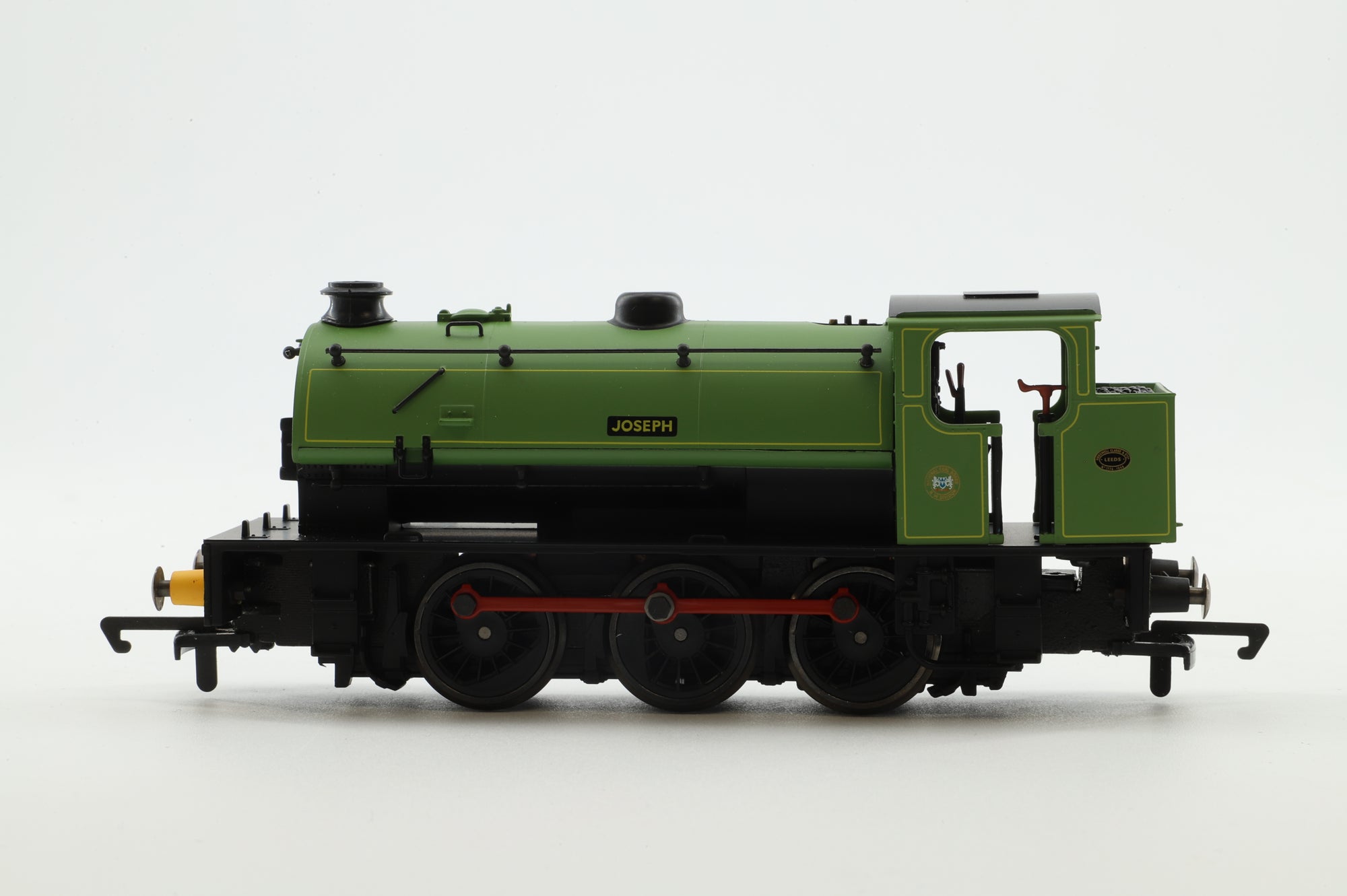 Hornby OO R2281 Class J94 'Joseph' in an NCB Green w/ Wasp Stripes